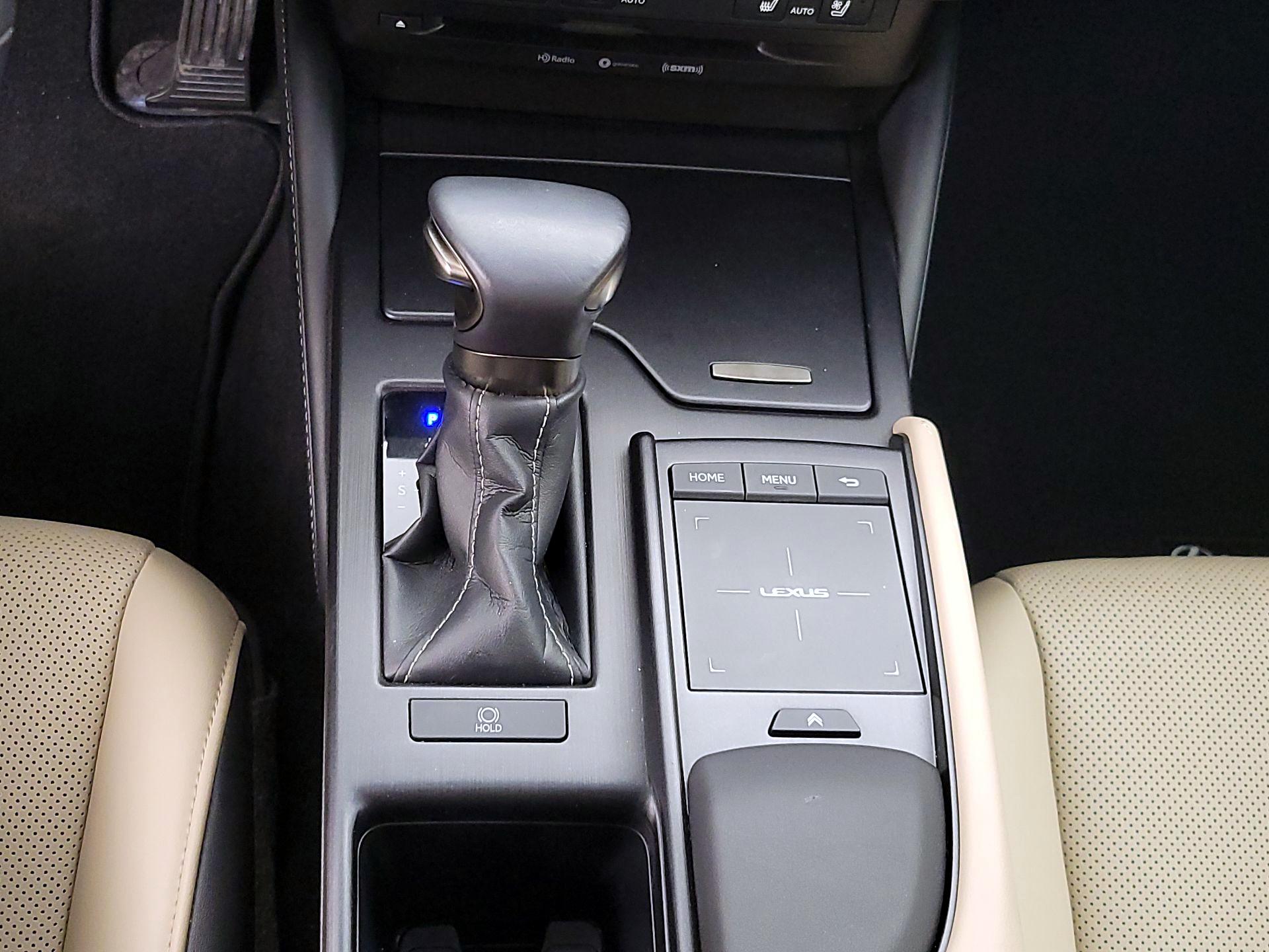 Thumbnail: 2019 Lexus ES - 16