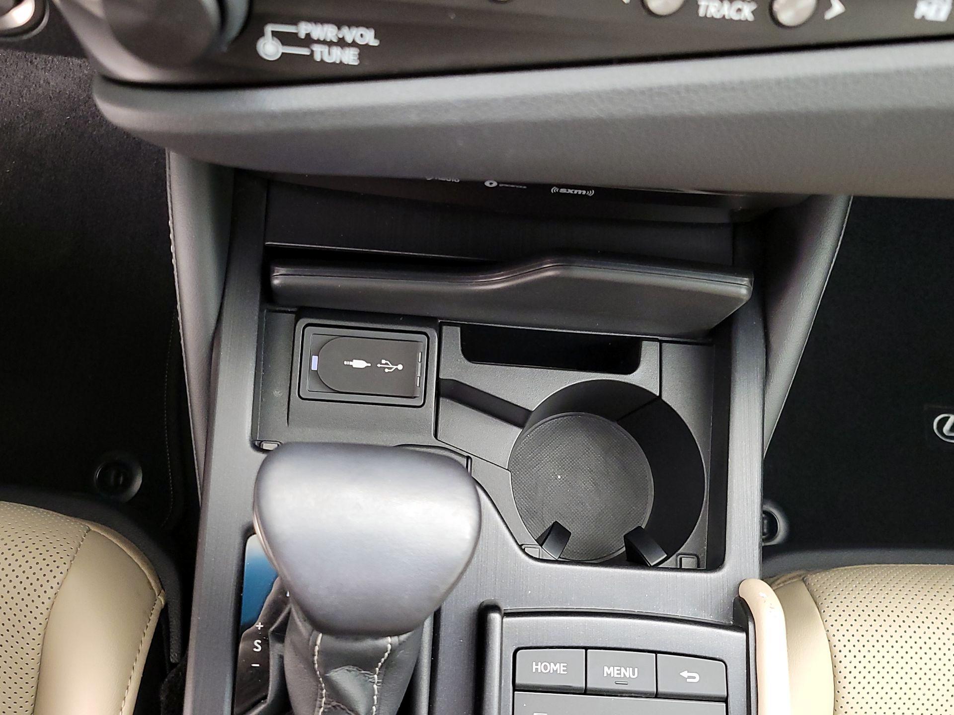 Thumbnail: 2019 Lexus ES - 17