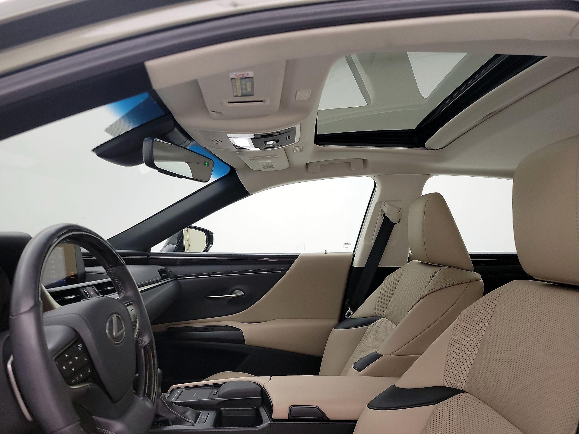 Thumbnail: 2019 Lexus ES - 18