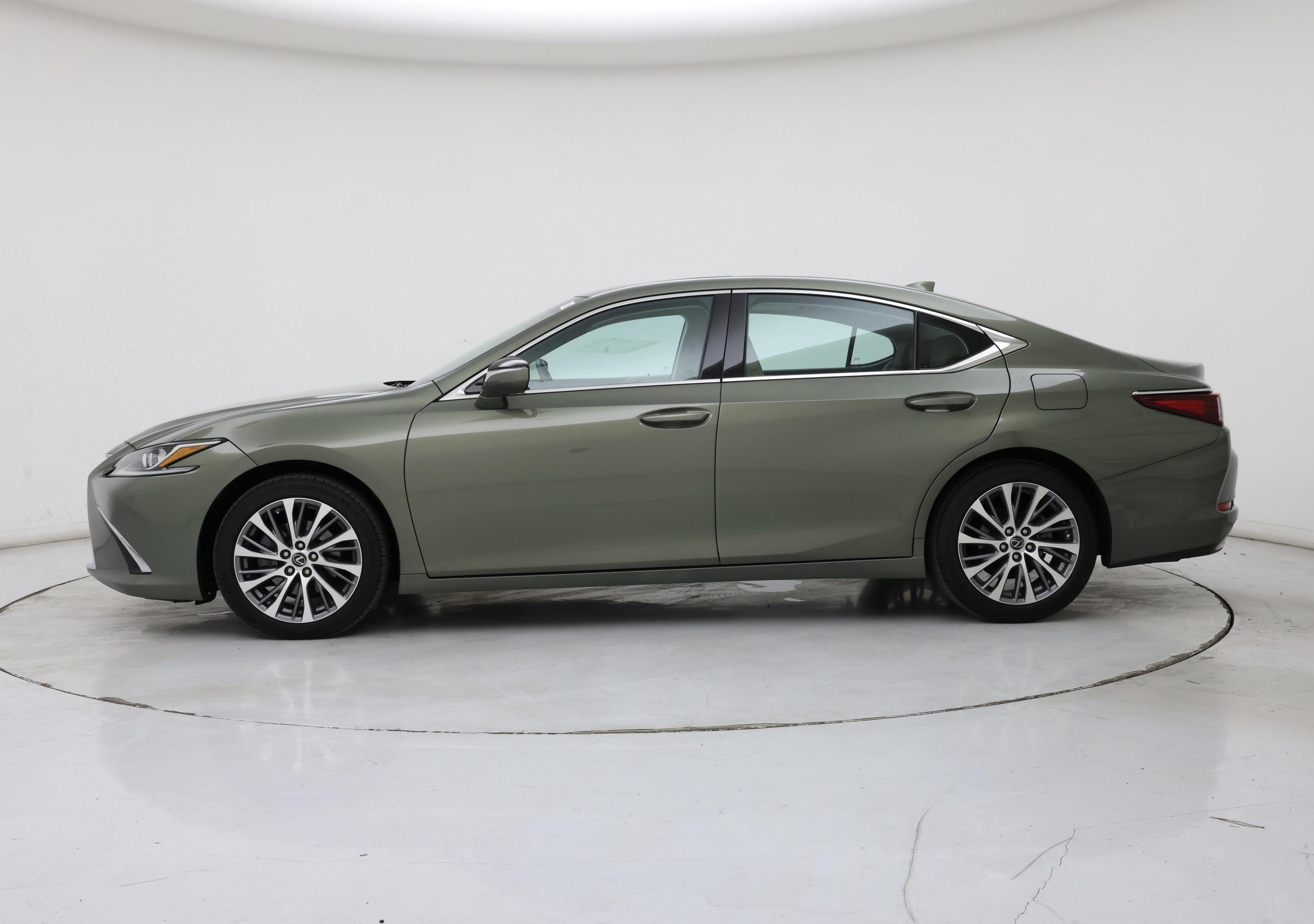 Thumbnail: 2019 Lexus ES - 3