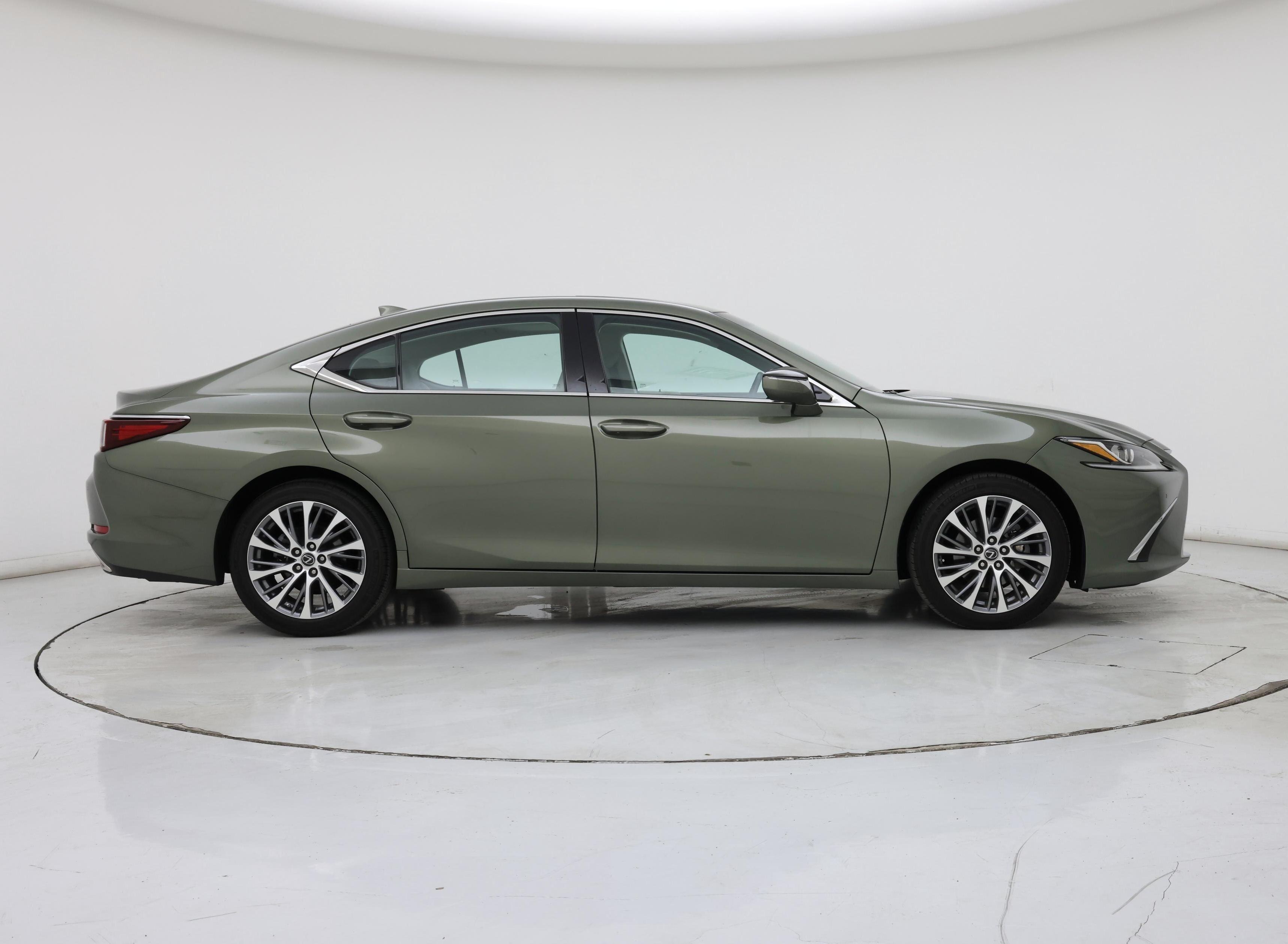 Thumbnail: 2019 Lexus ES - 7