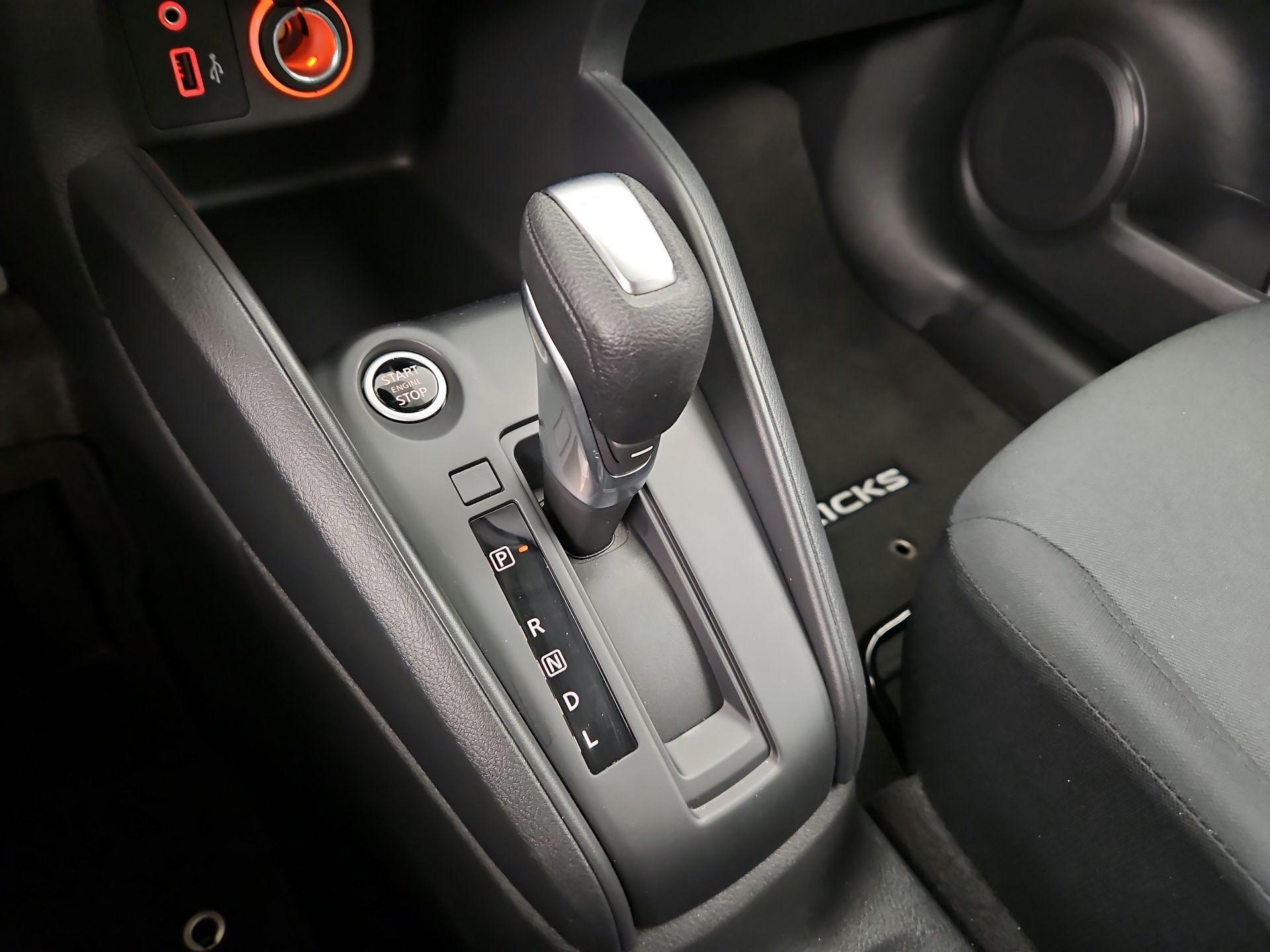 Thumbnail: 2025 Nissan Kicks - 17