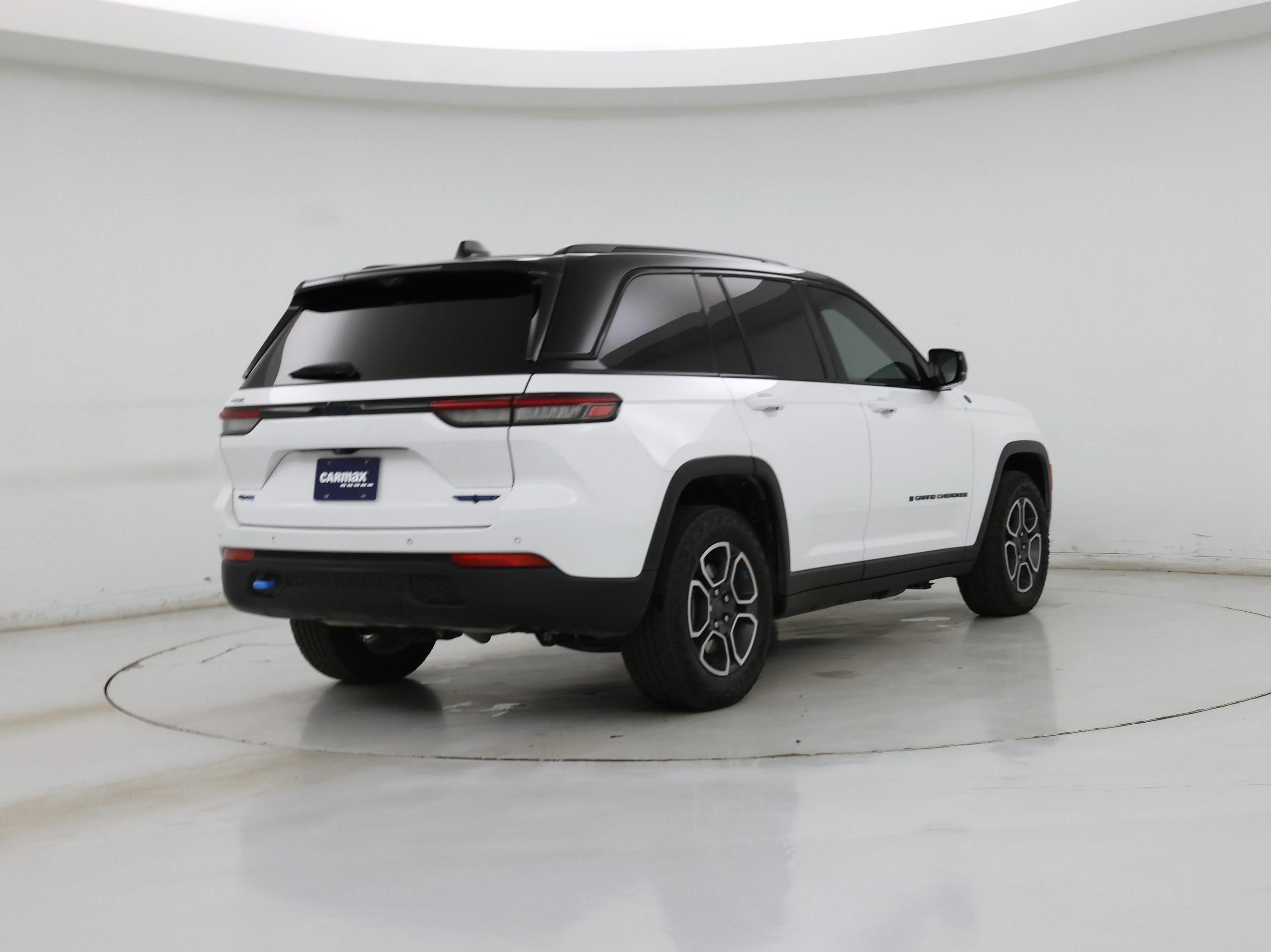 Thumbnail: 2022 Jeep Grand Cherokee - 8