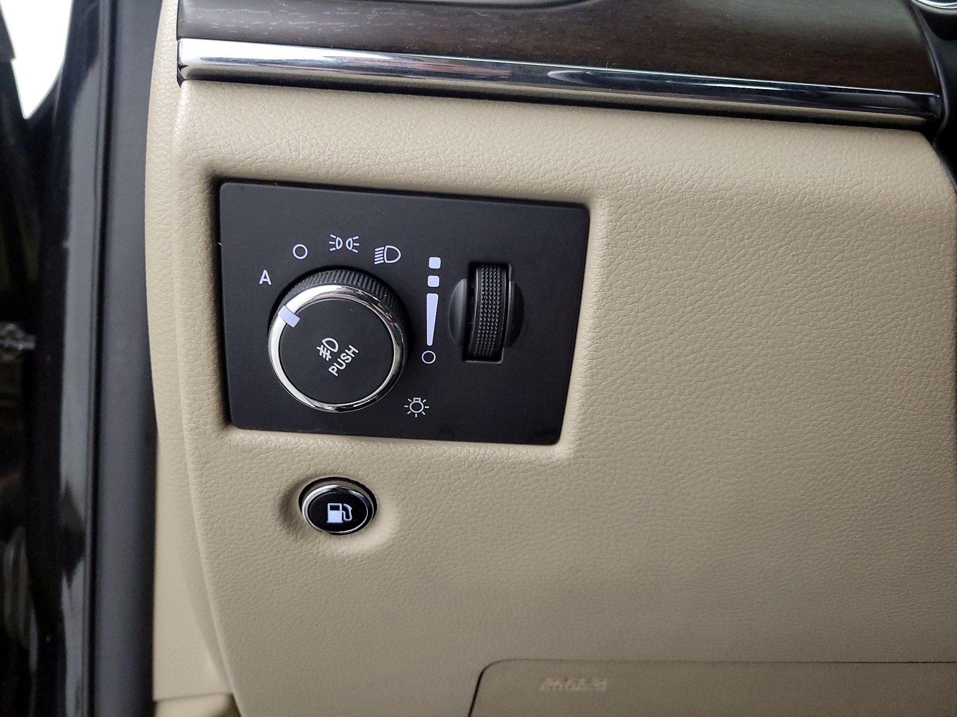 Thumbnail: 2015 Jeep Grand Cherokee - 13