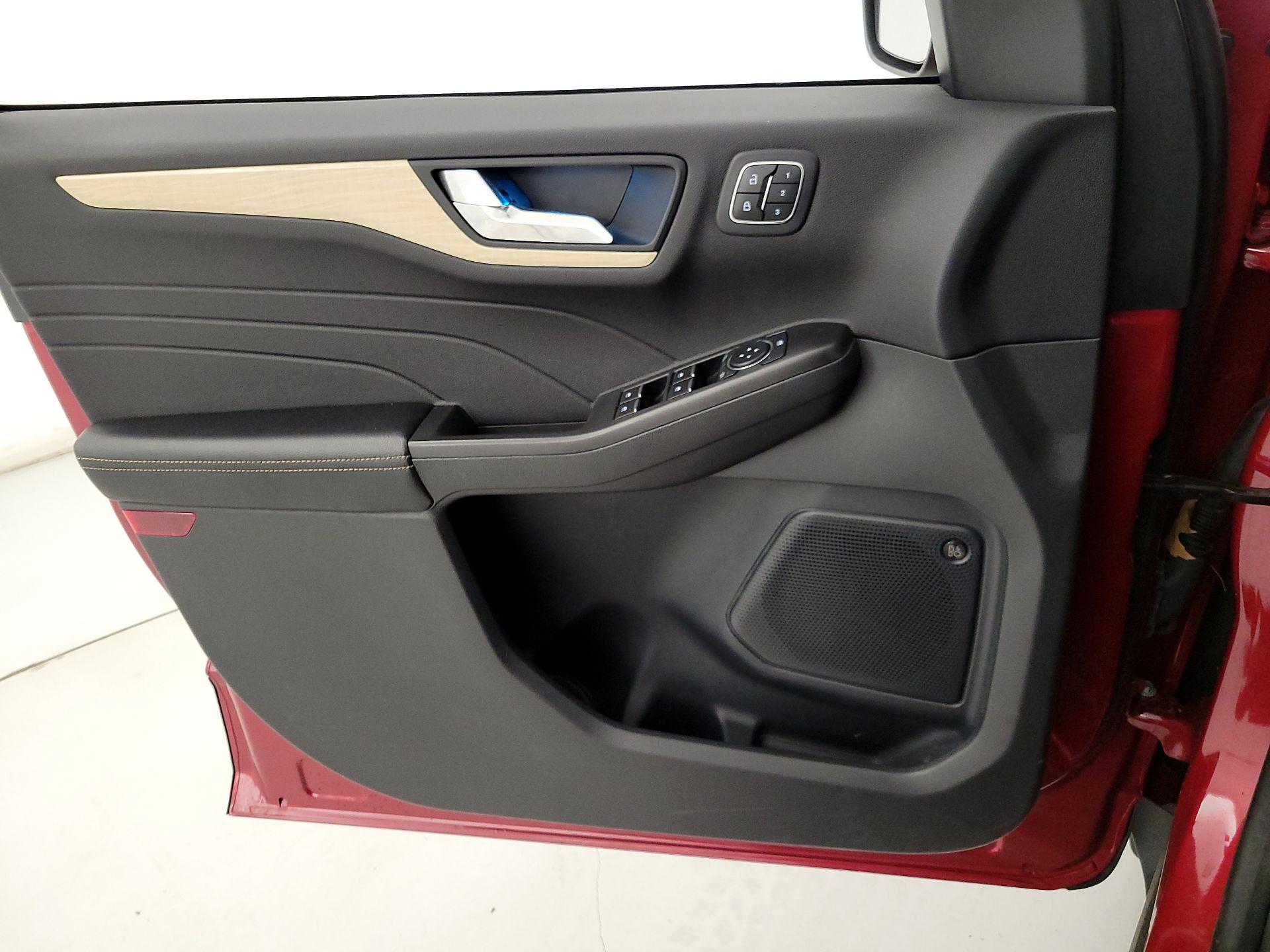 Thumbnail: 2021 Ford Escape - 12