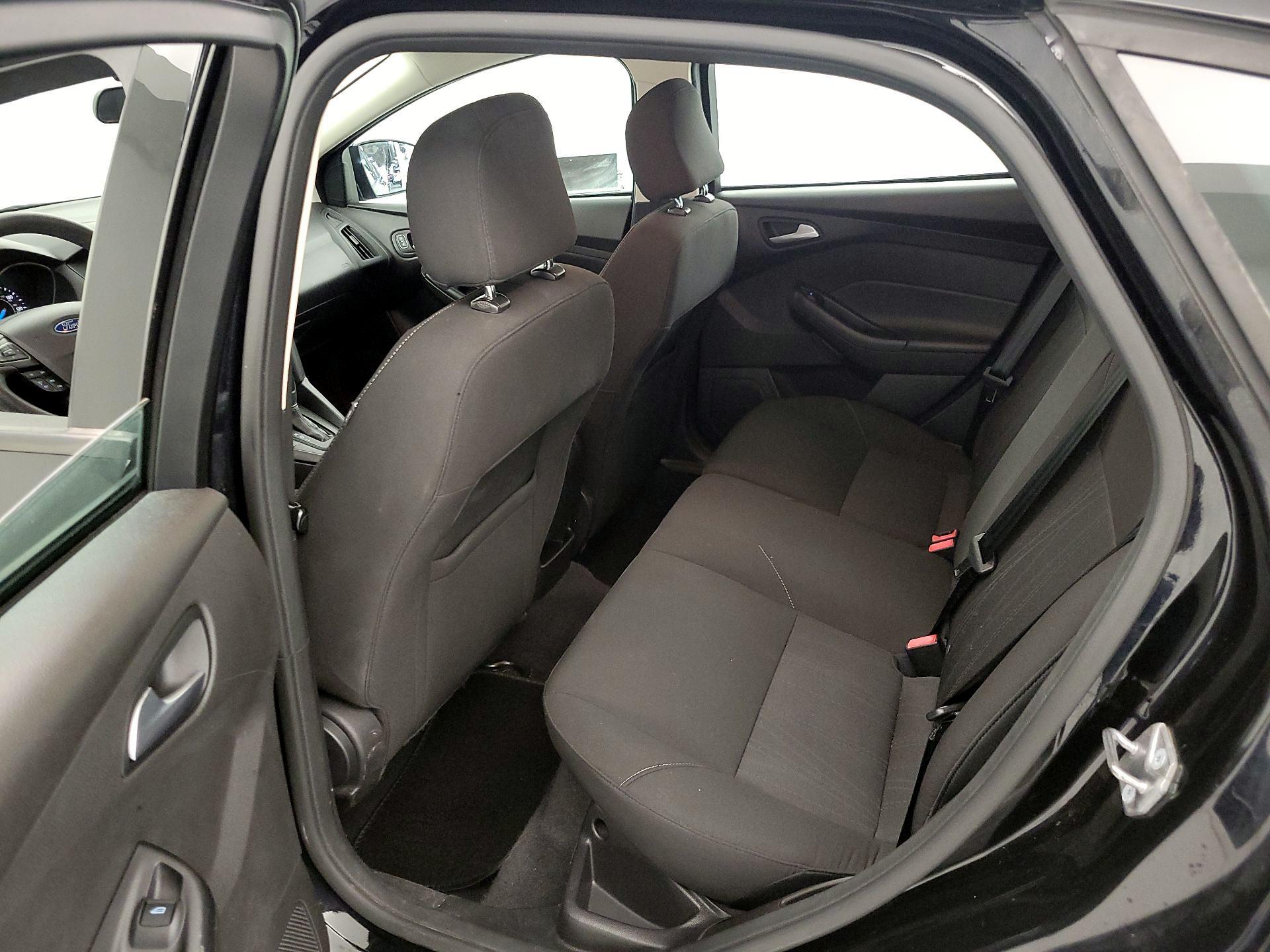 Thumbnail: 2016 Ford Focus - 19