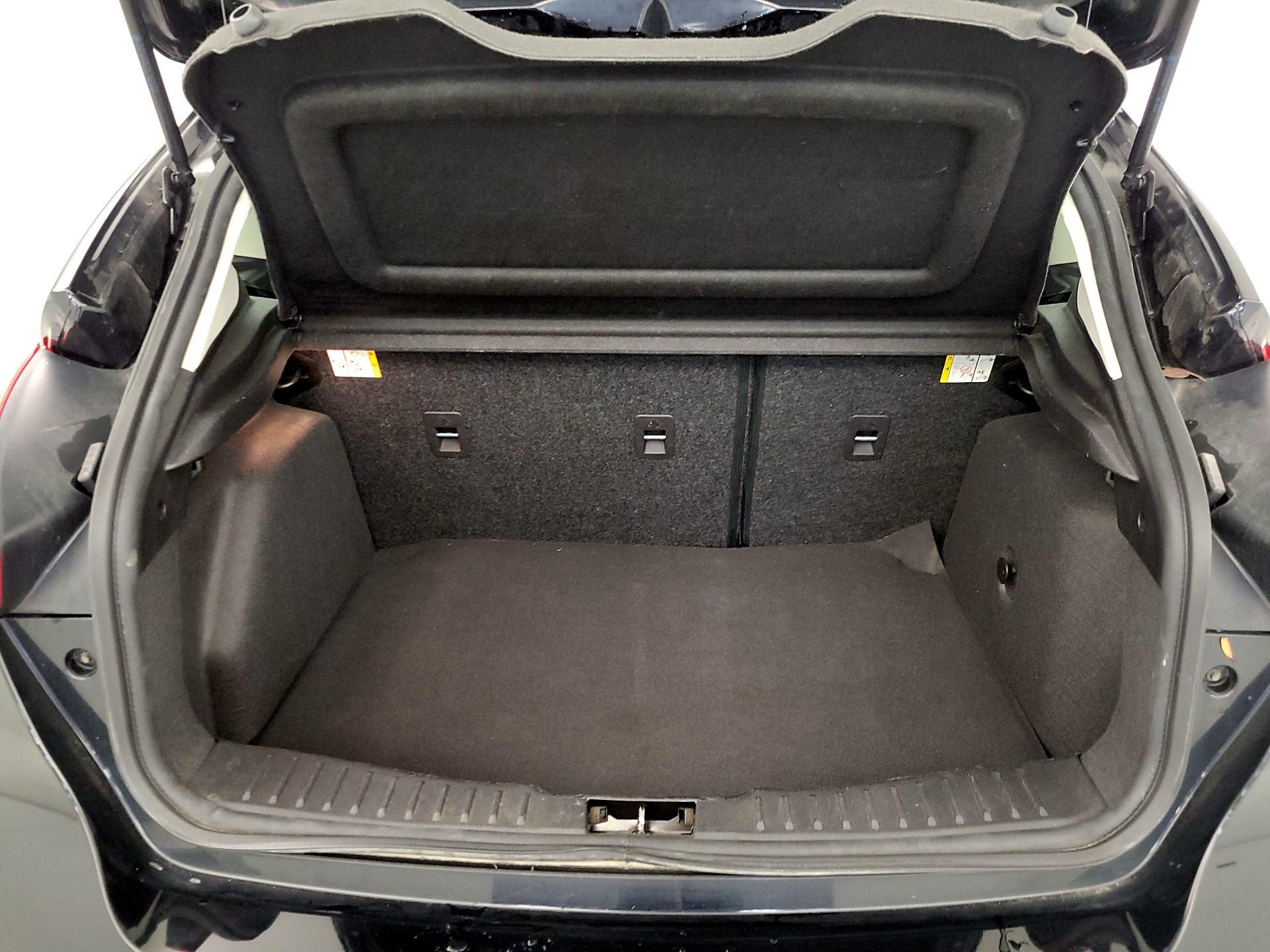 Thumbnail: 2016 Ford Focus - 20