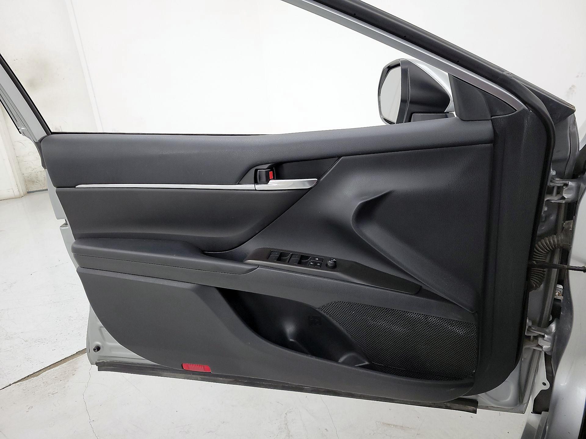 Thumbnail: 2023 Toyota Camry - 12