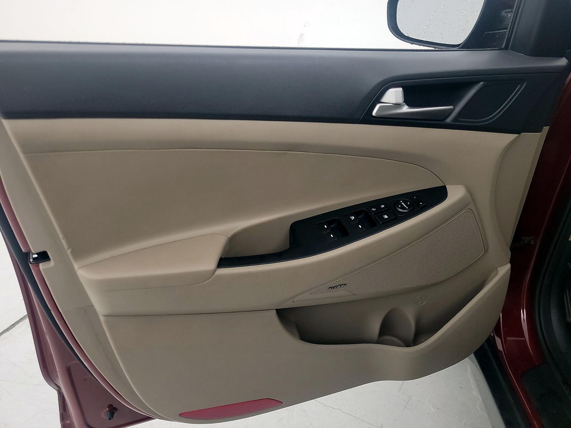 Thumbnail: 2020 Hyundai Tucson - 12