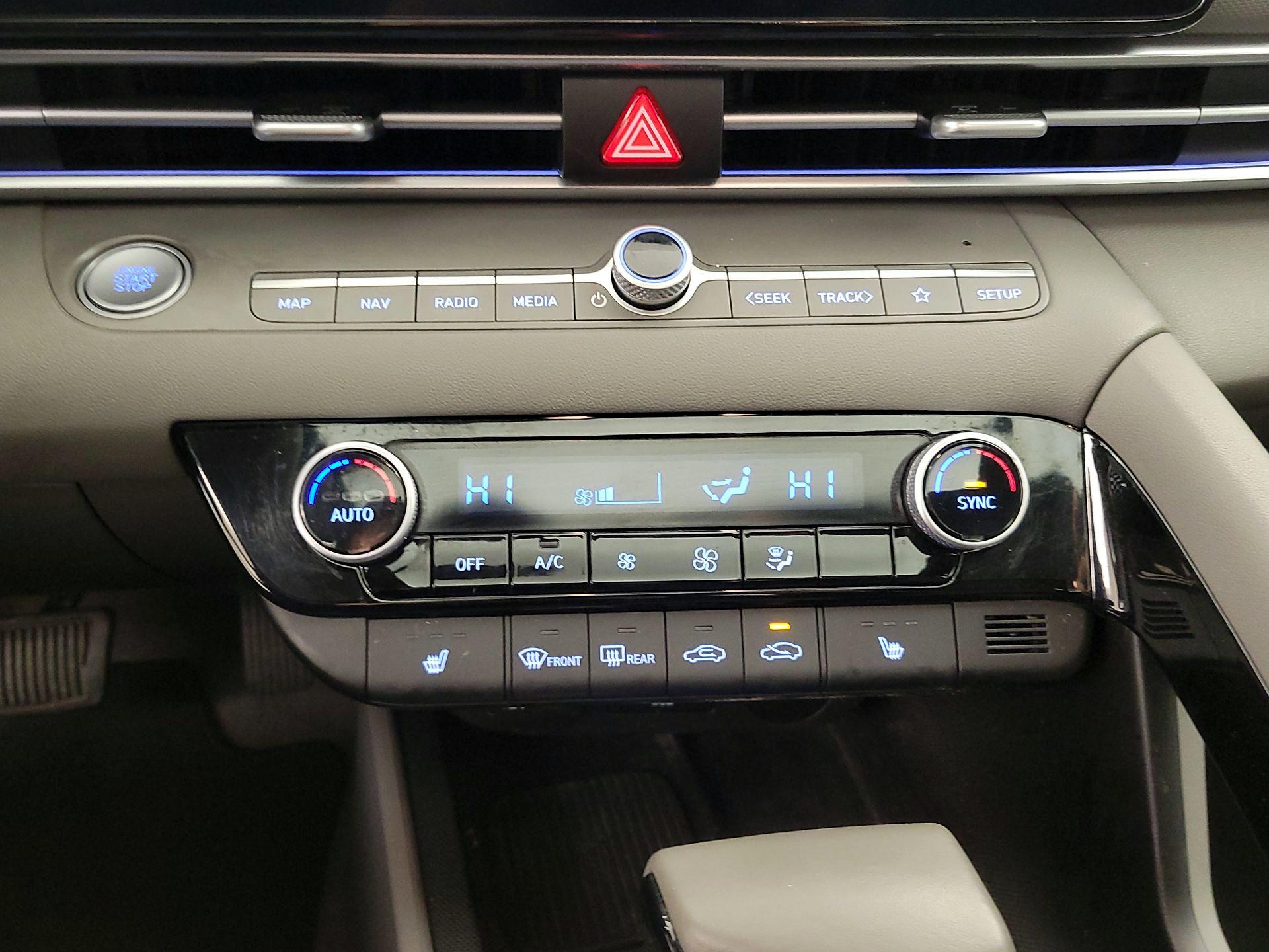 Thumbnail: 2024 Hyundai Elantra - 17