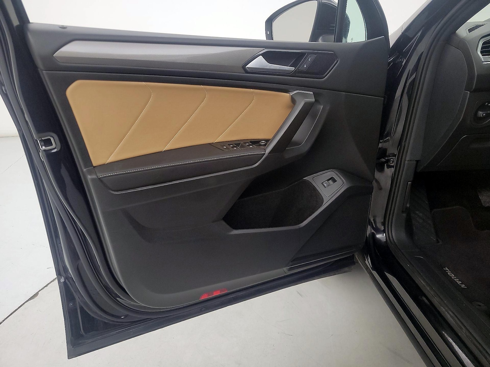 2024 Volkswagen Tiguan SE - Photo 13