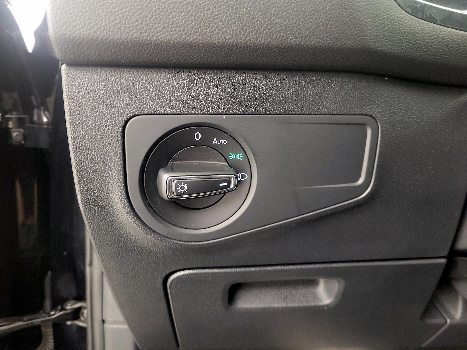 2024 Volkswagen Tiguan SE - Photo 14