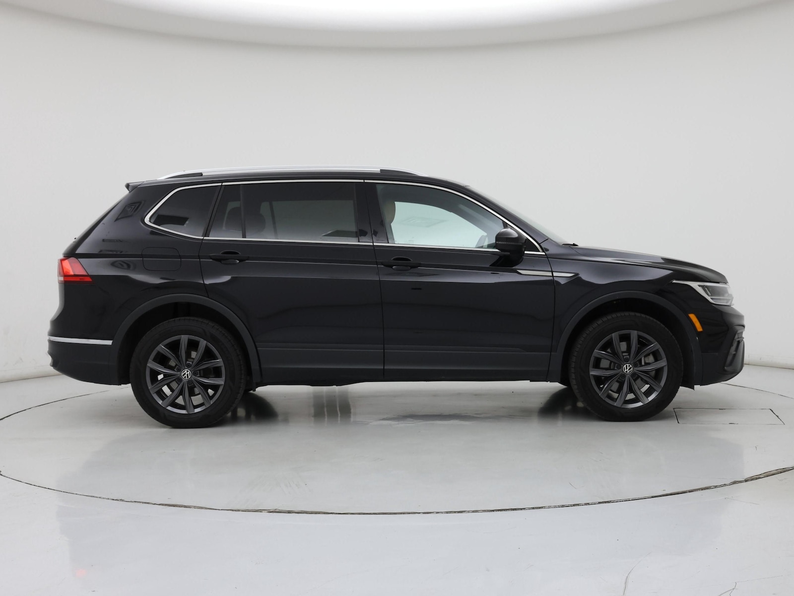 2024 Volkswagen Tiguan SE - Photo 8
