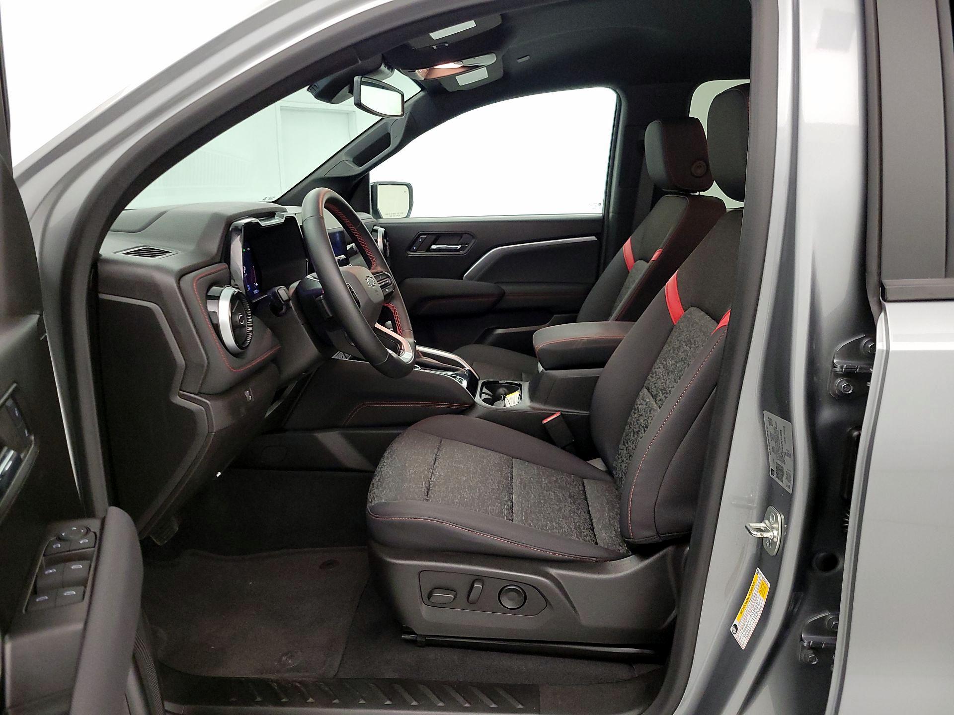 Thumbnail: 2024 Chevrolet Colorado - 11