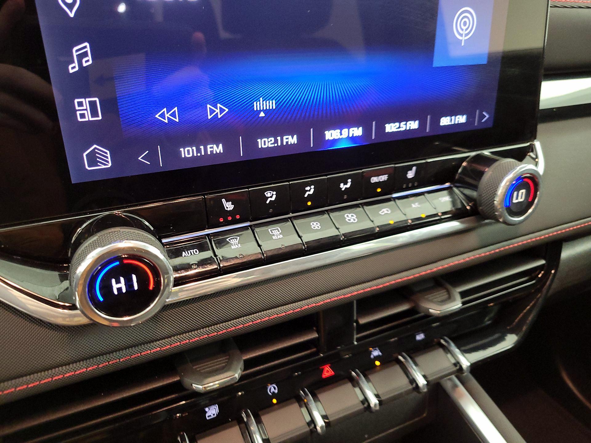 Thumbnail: 2024 Chevrolet Colorado - 15