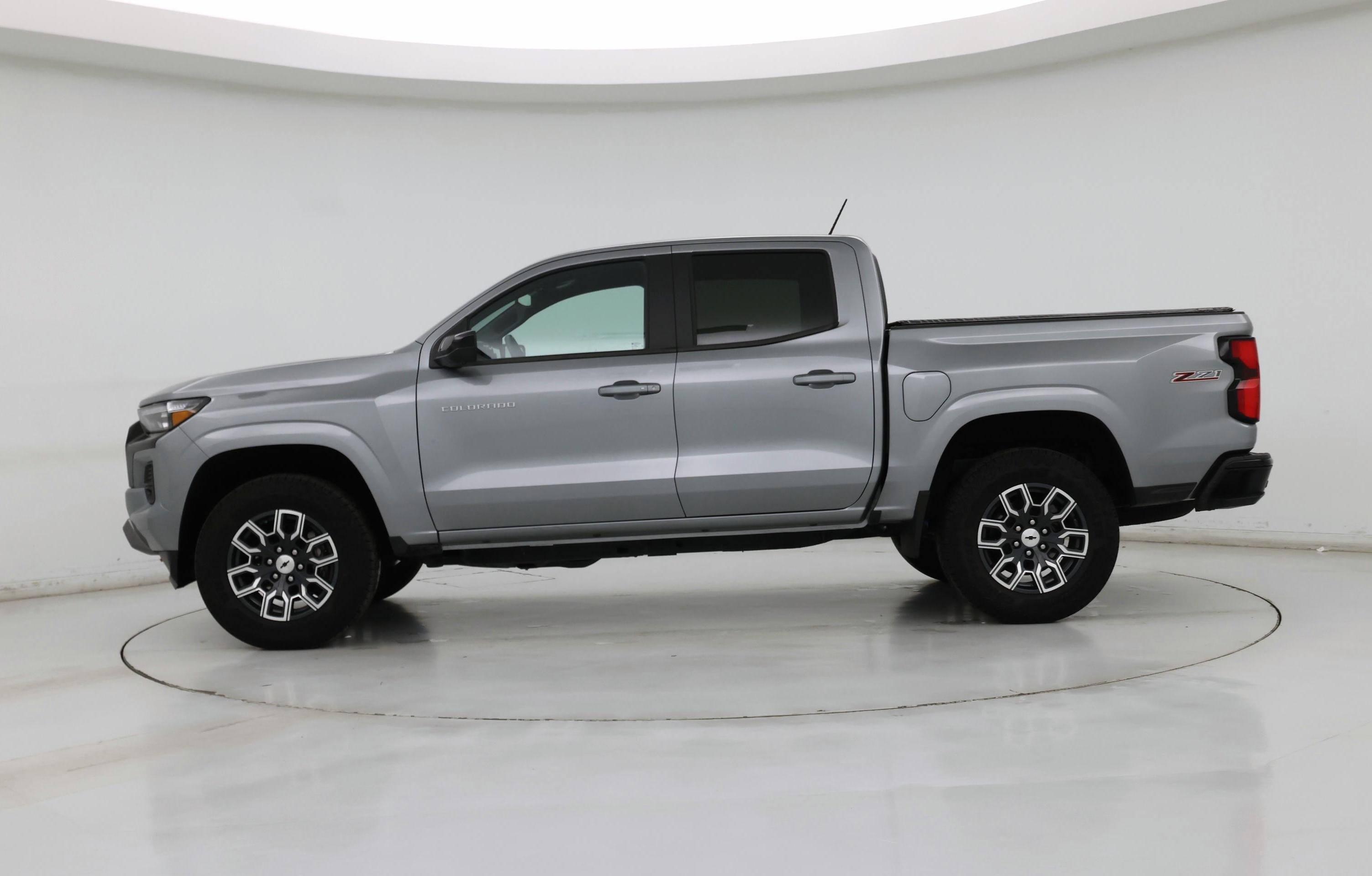 Thumbnail: 2024 Chevrolet Colorado - 3