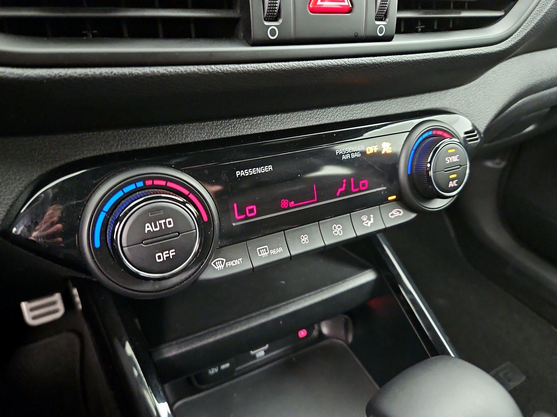 Thumbnail: 2023 Kia Forte - 17