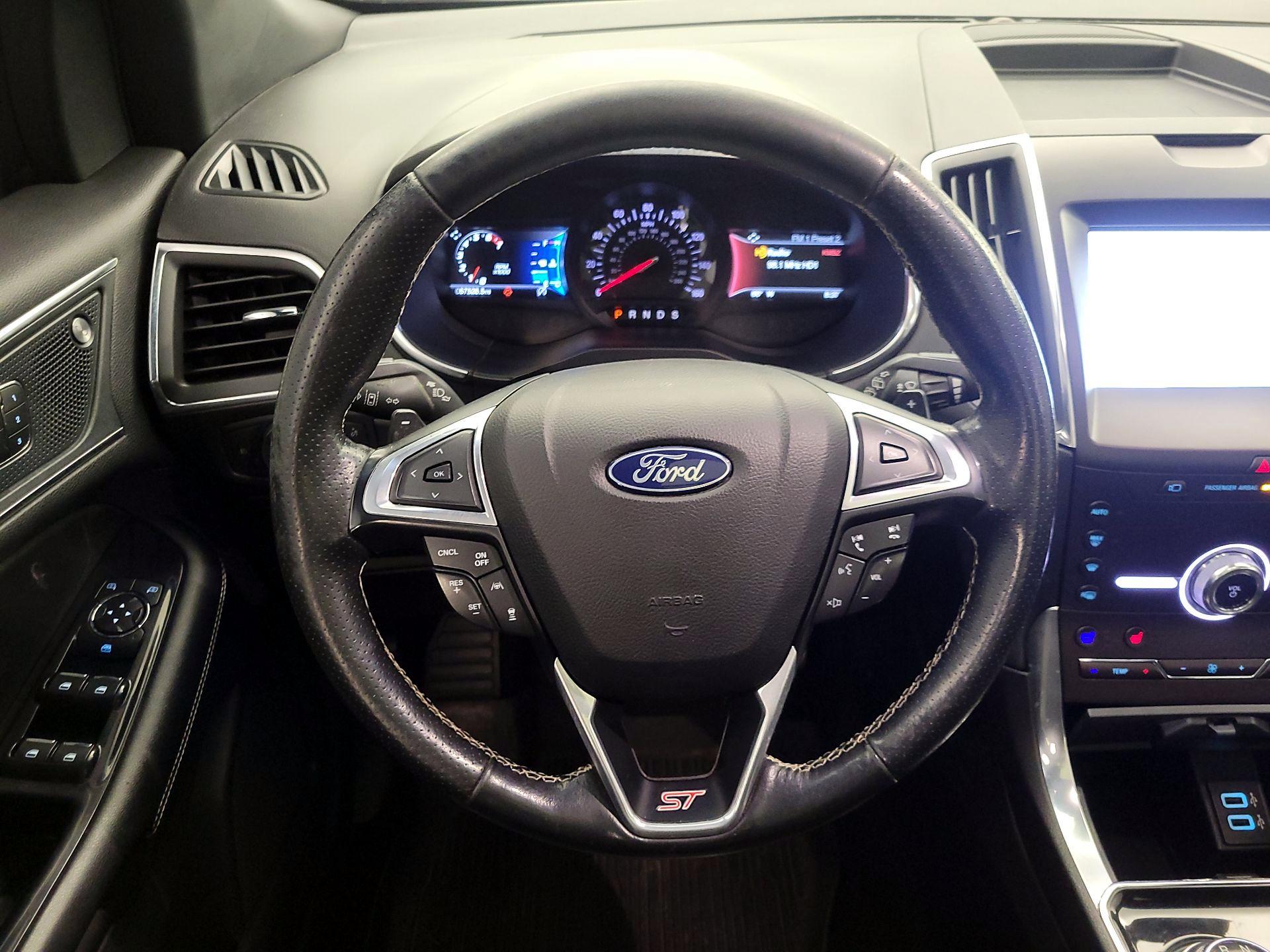 Thumbnail: 2020 Ford Edge - 10