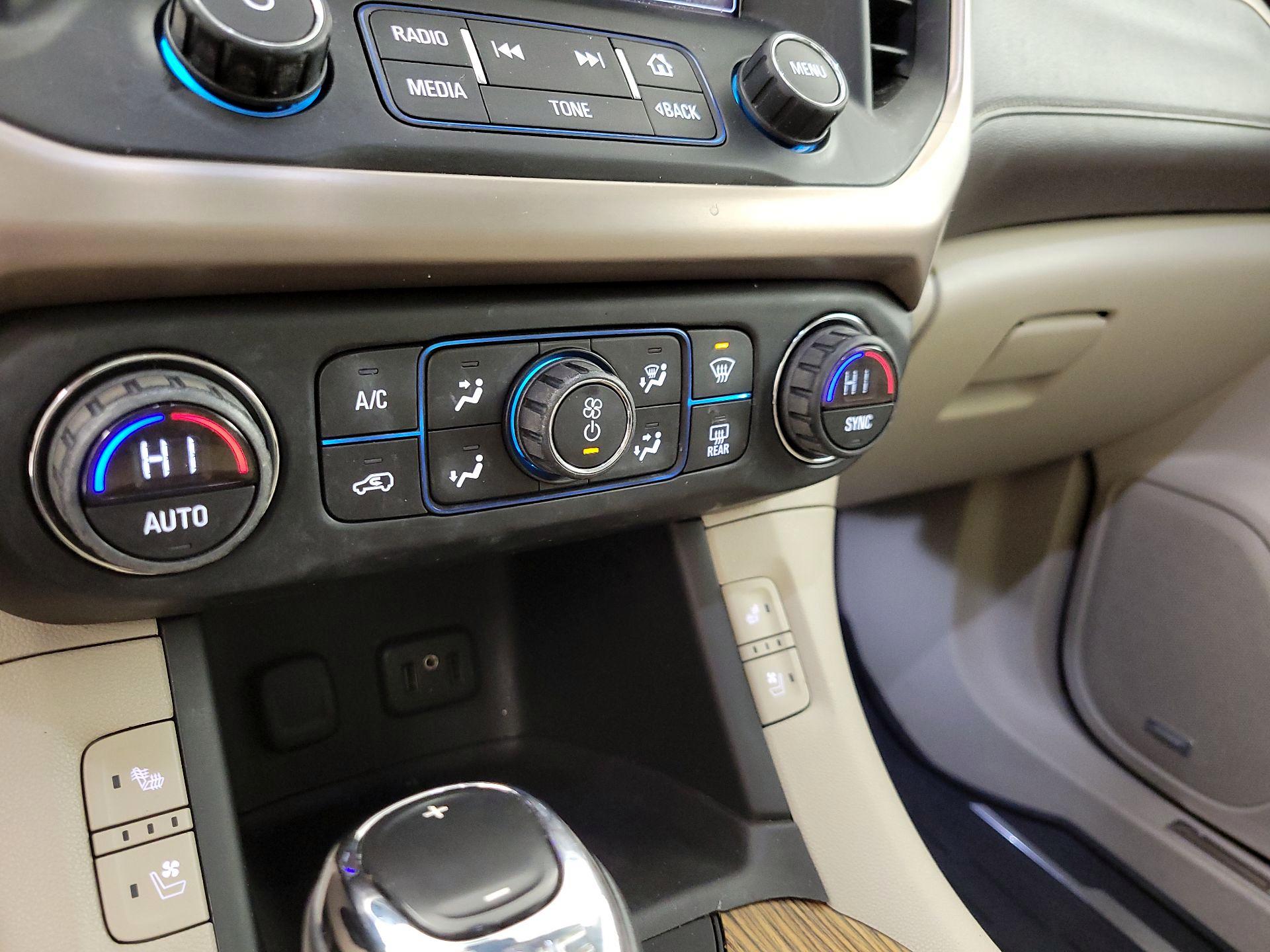 Thumbnail: 2017 GMC Acadia - 17