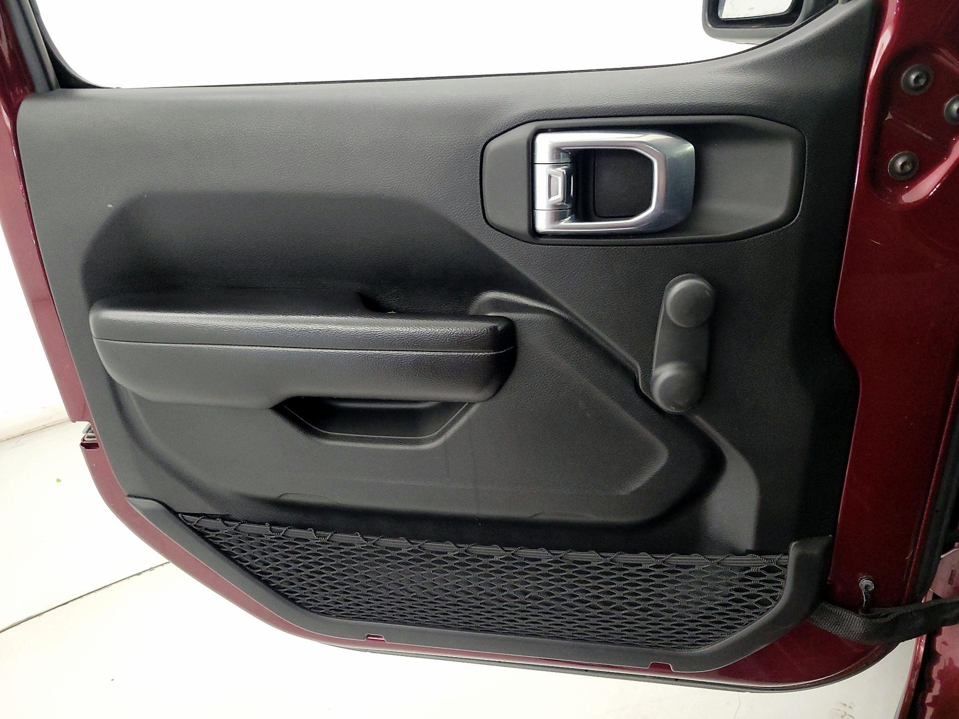 Thumbnail: 2021 Jeep Gladiator - 12