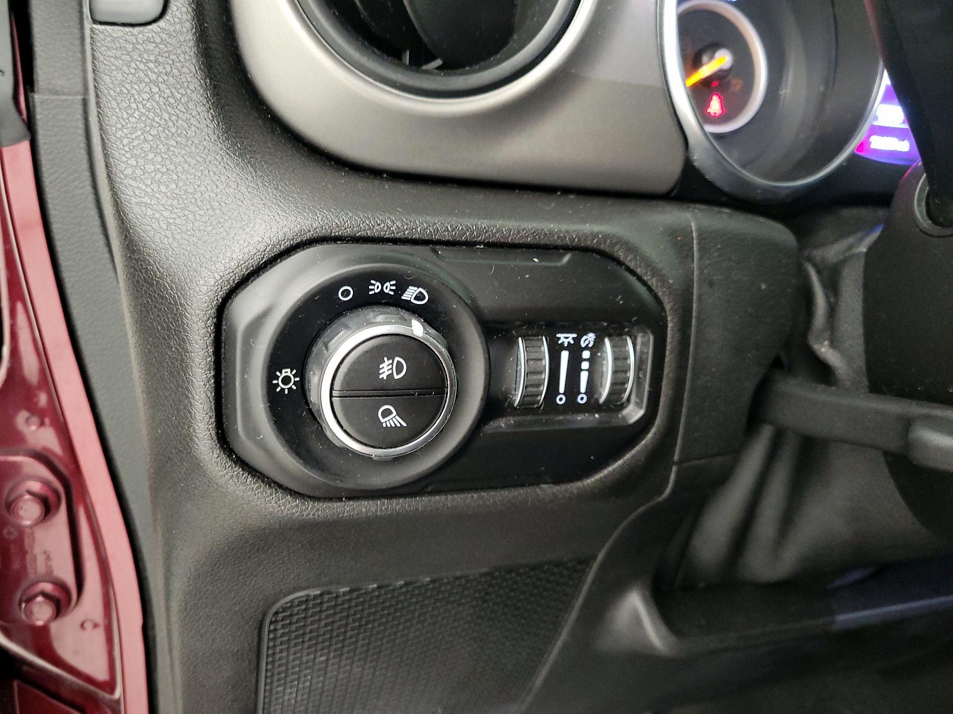 Thumbnail: 2021 Jeep Gladiator - 13