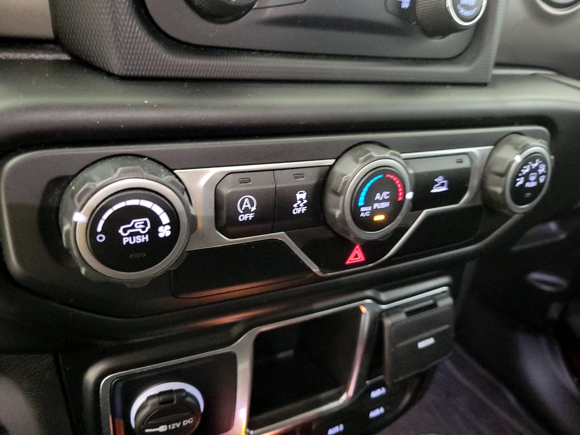 Thumbnail: 2021 Jeep Gladiator - 16