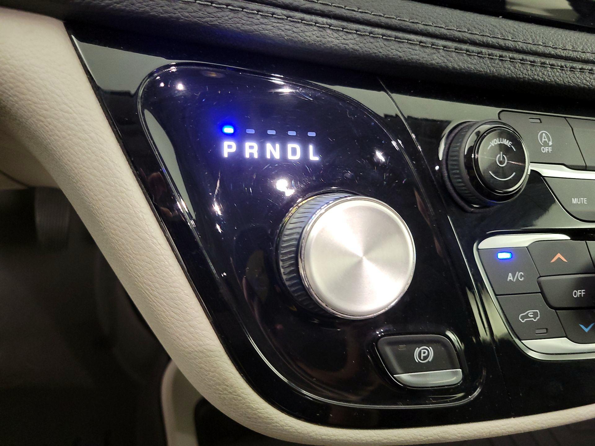 Thumbnail: 2019 Chrysler Pacifica - 18