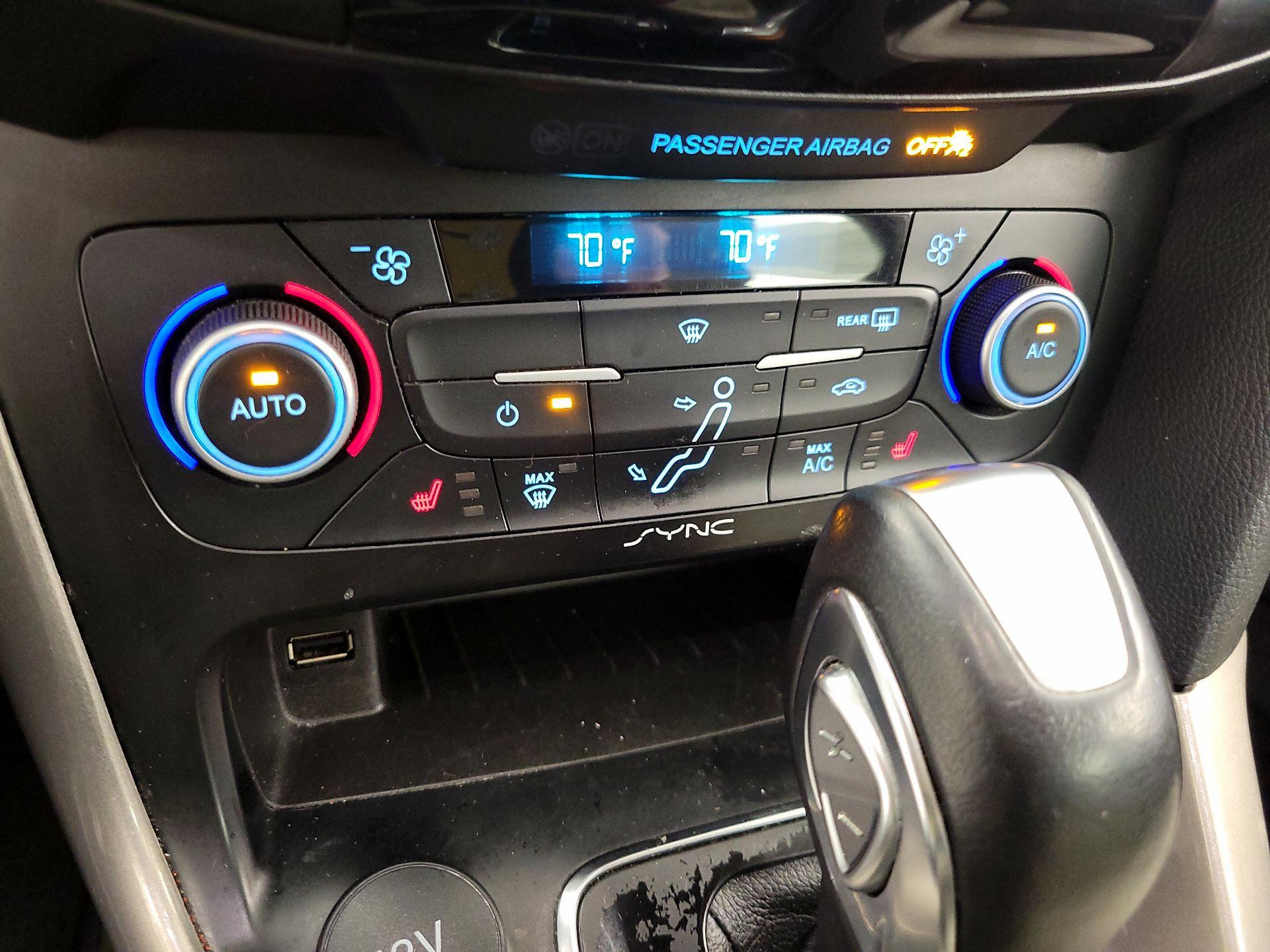 Thumbnail: 2018 Ford Focus - 17