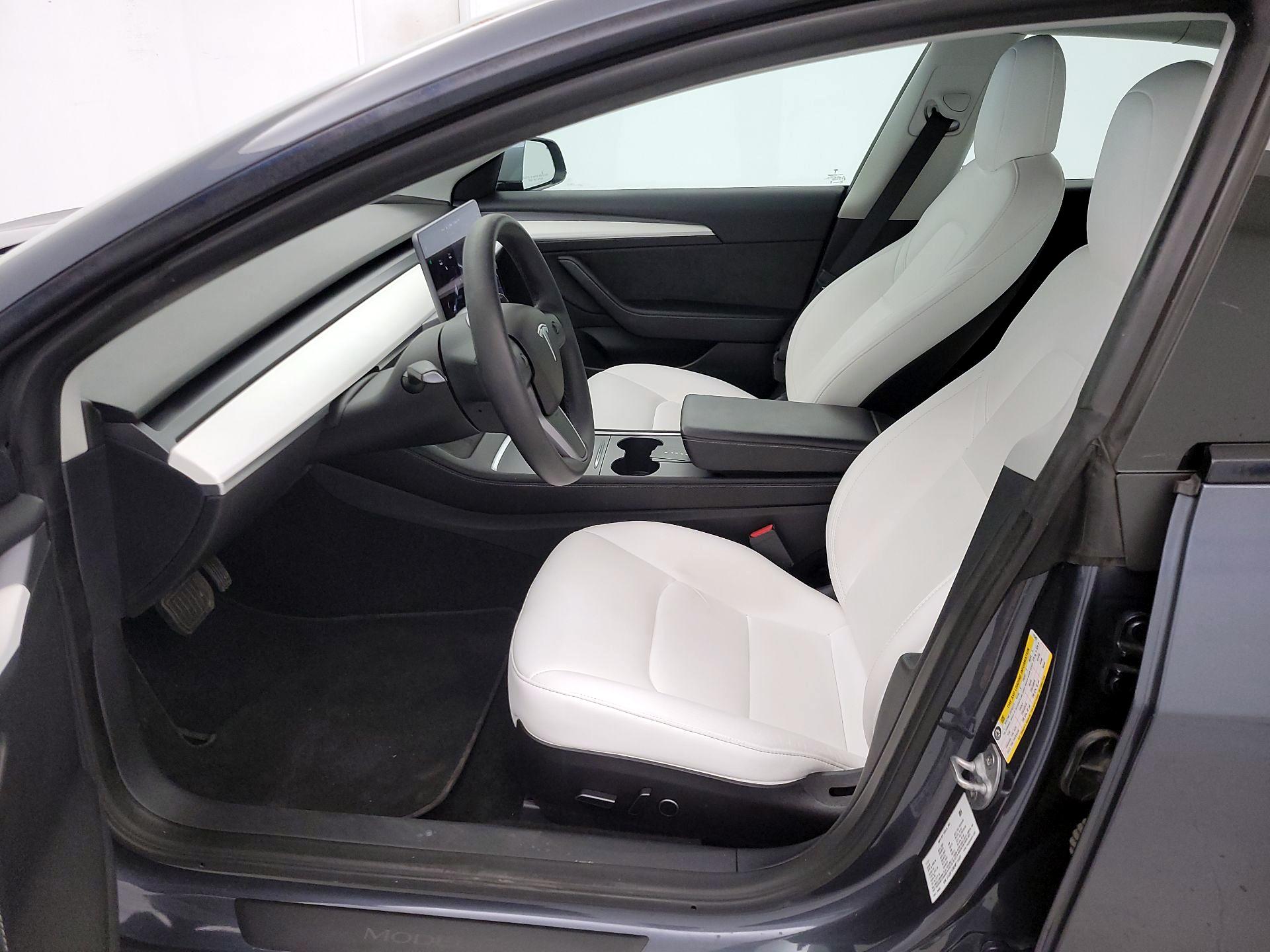 Thumbnail: 2022 Tesla Model 3 - 11