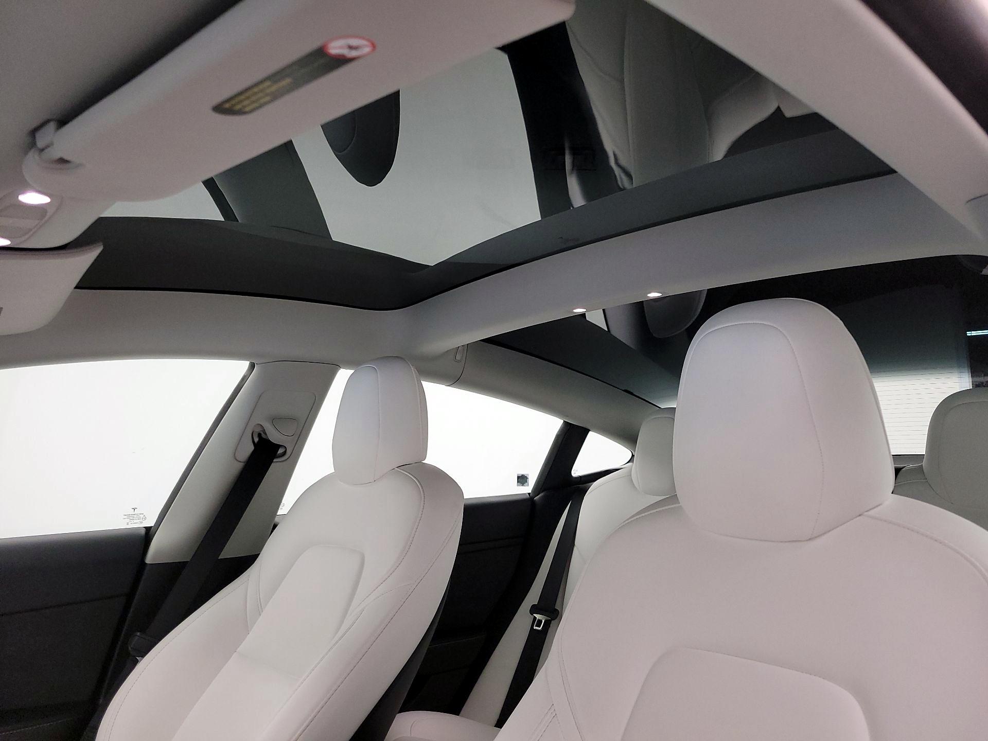 Thumbnail: 2022 Tesla Model 3 - 18