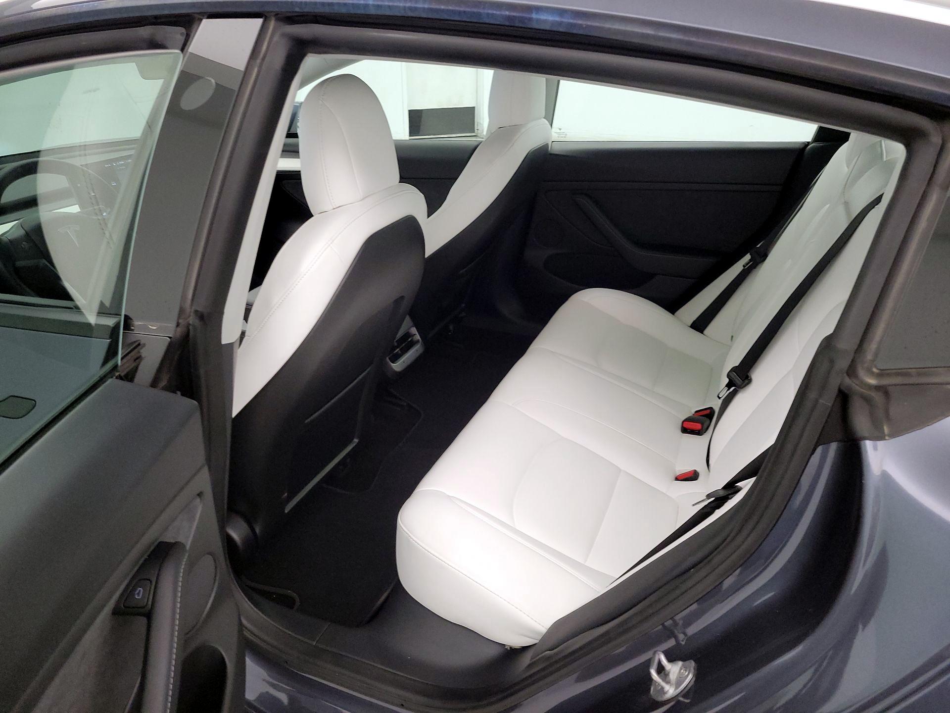 Thumbnail: 2022 Tesla Model 3 - 19