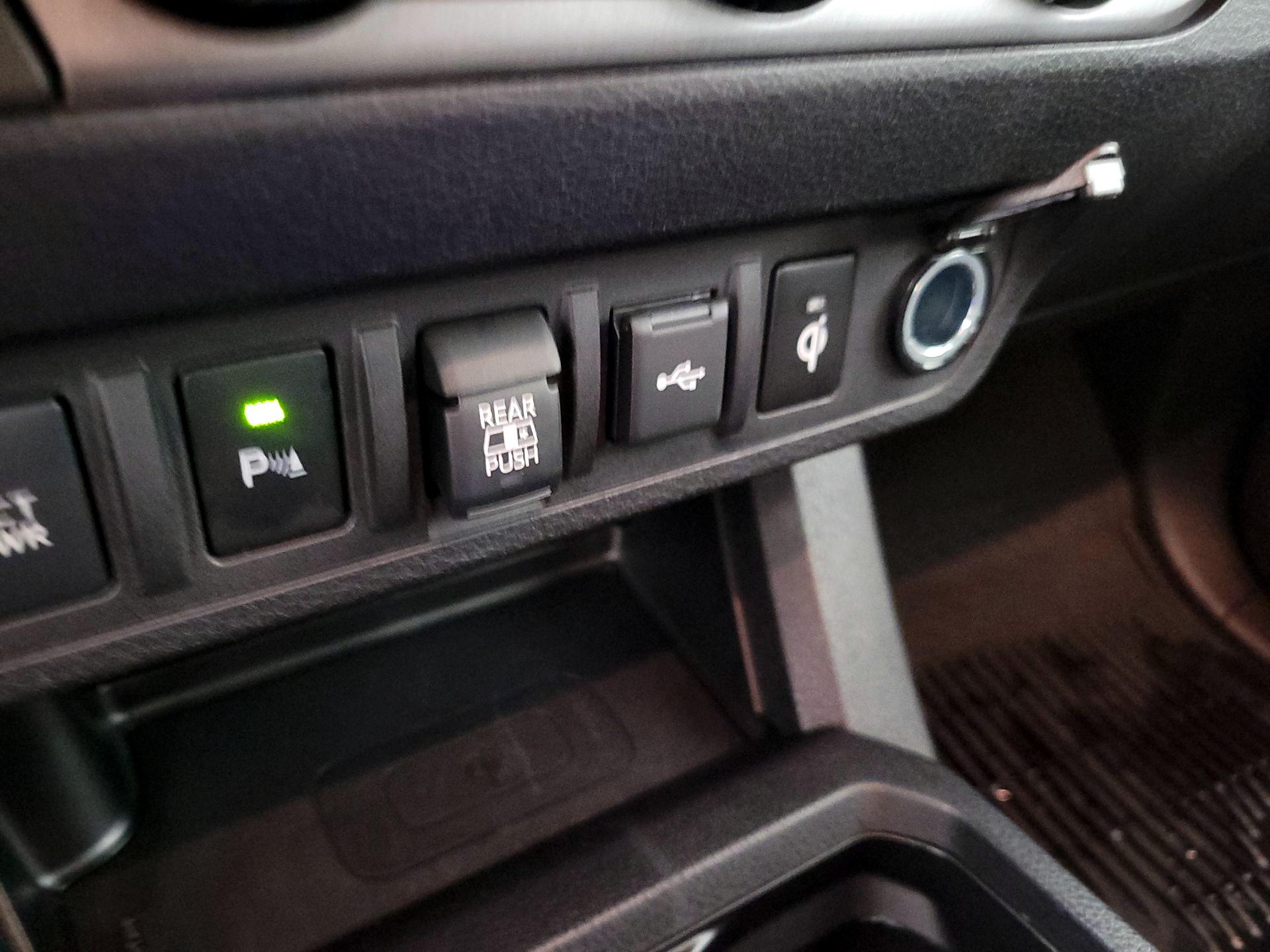 Thumbnail: 2023 Toyota Tacoma - 19