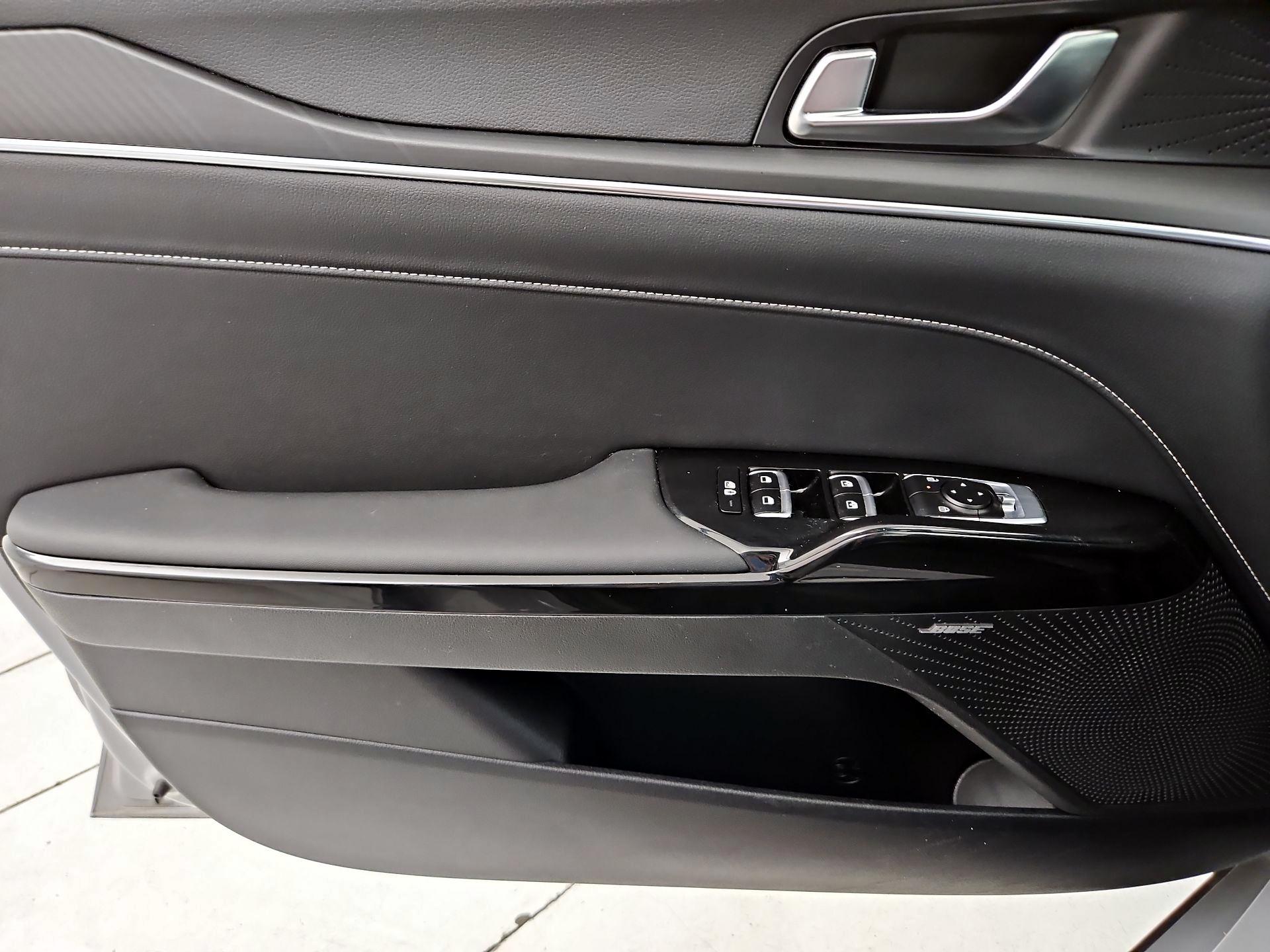 Thumbnail: 2025 Kia K5 - 12