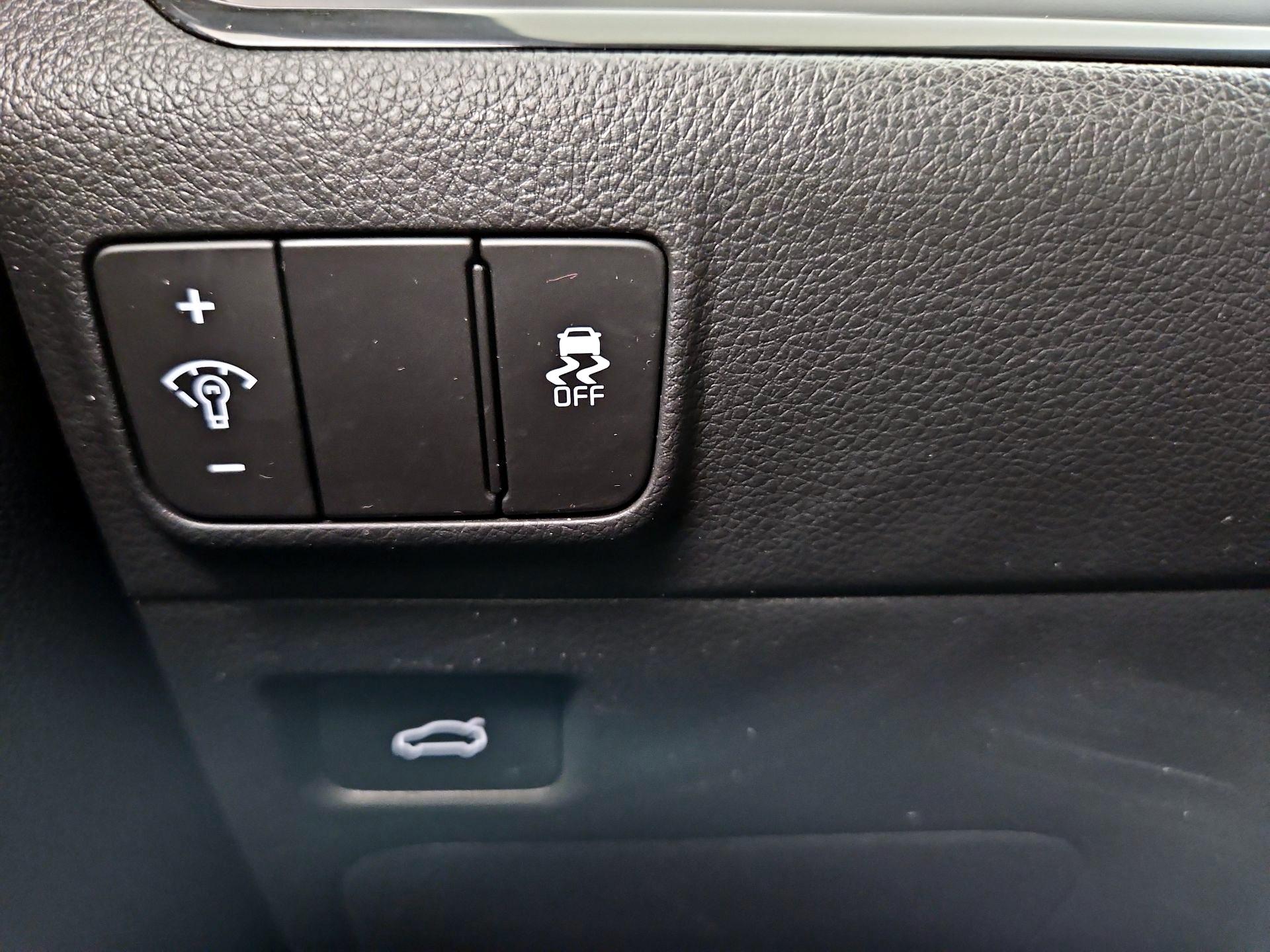 Thumbnail: 2025 Kia K5 - 13