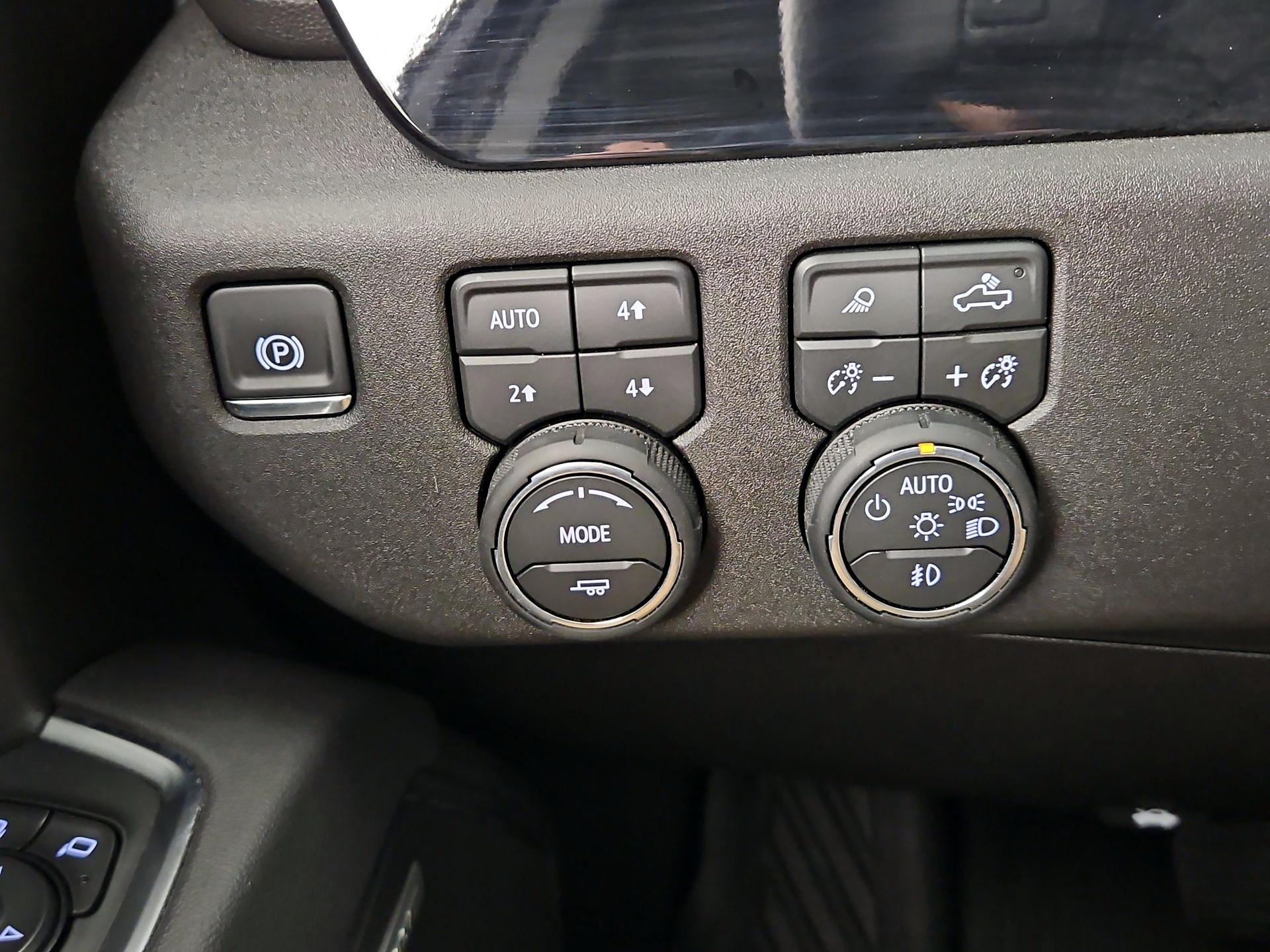 Thumbnail: 2026 Chevrolet Silverado 1500 - 13