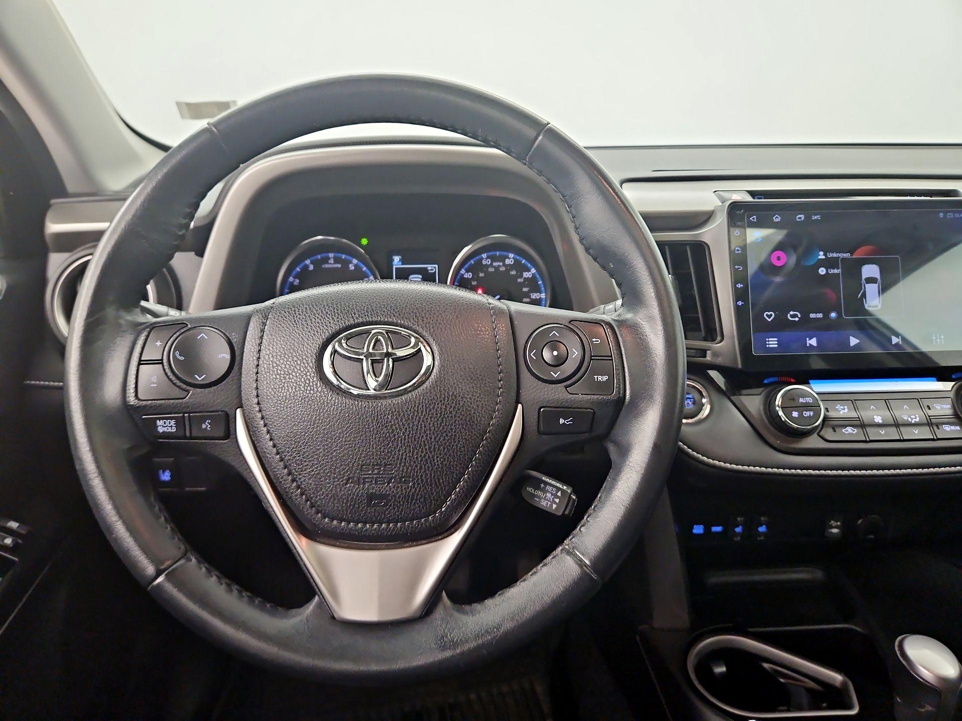 Thumbnail: 2018 Toyota RAV4 - 10