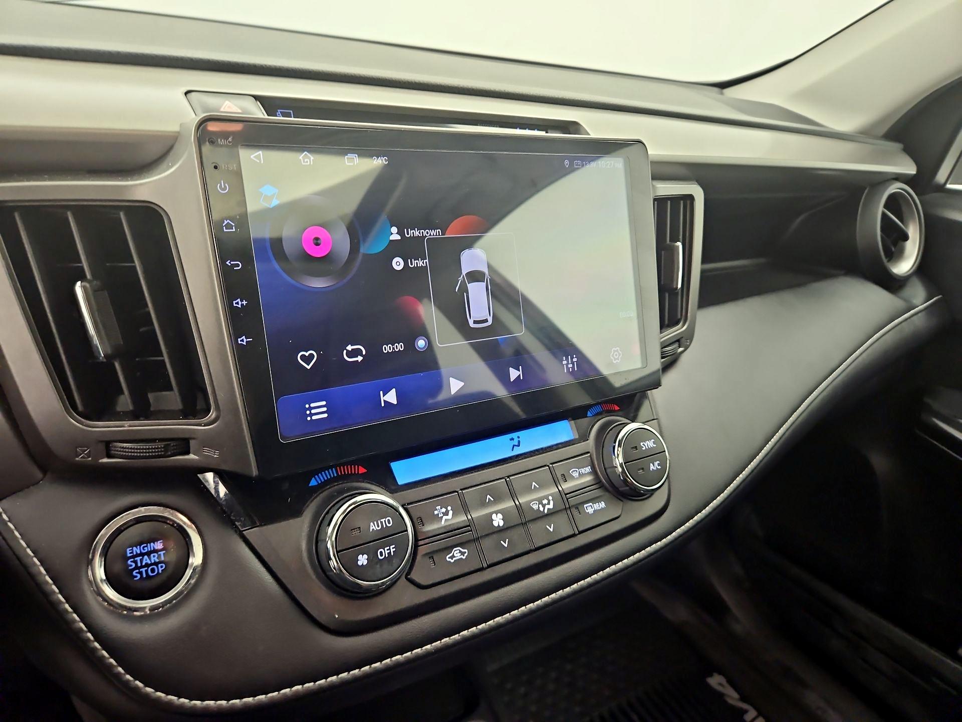 Thumbnail: 2018 Toyota RAV4 - 15