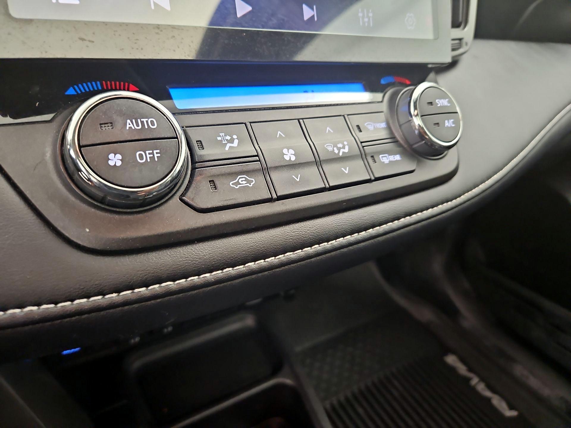 Thumbnail: 2018 Toyota RAV4 - 16