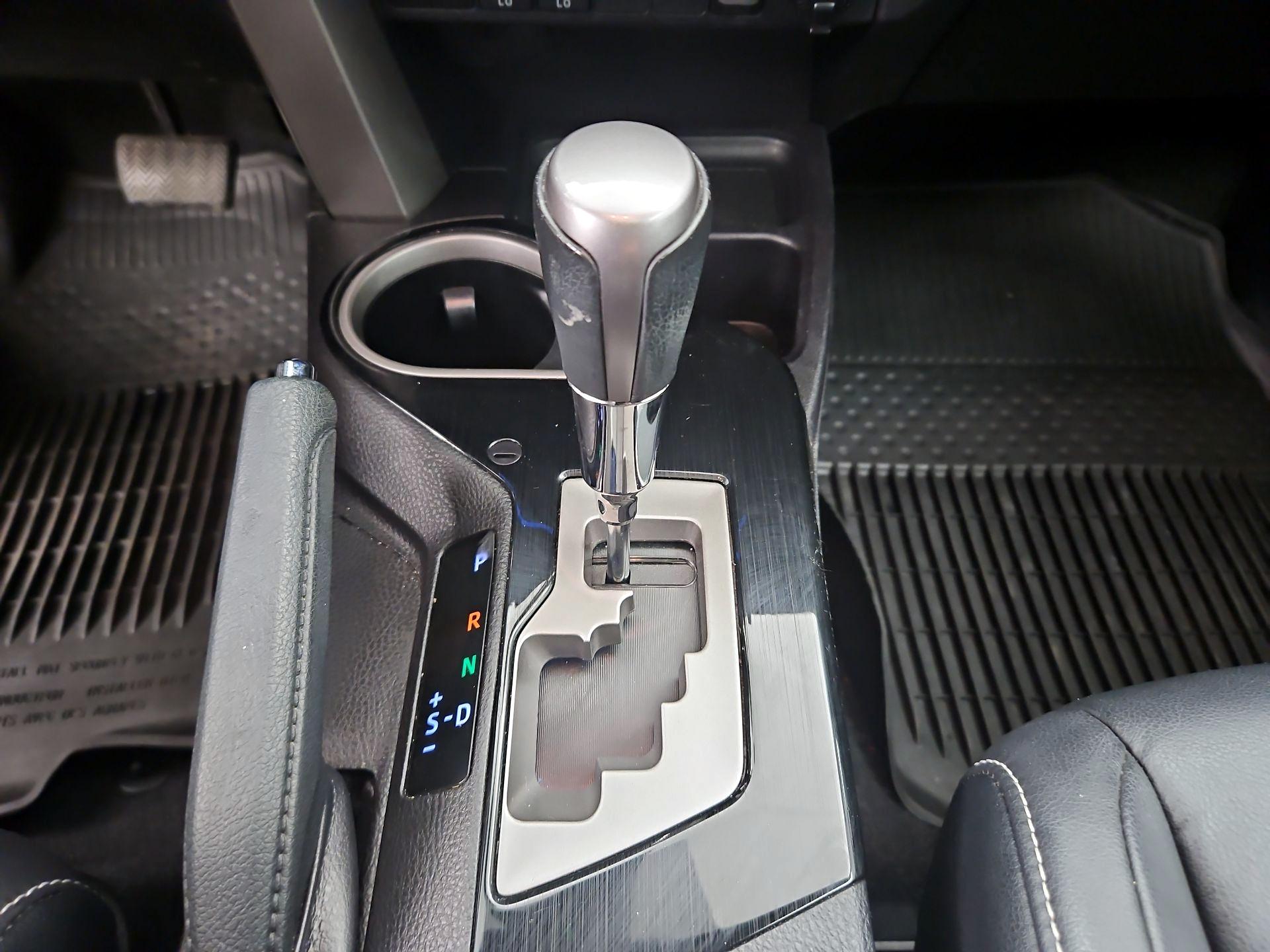 Thumbnail: 2018 Toyota RAV4 - 17