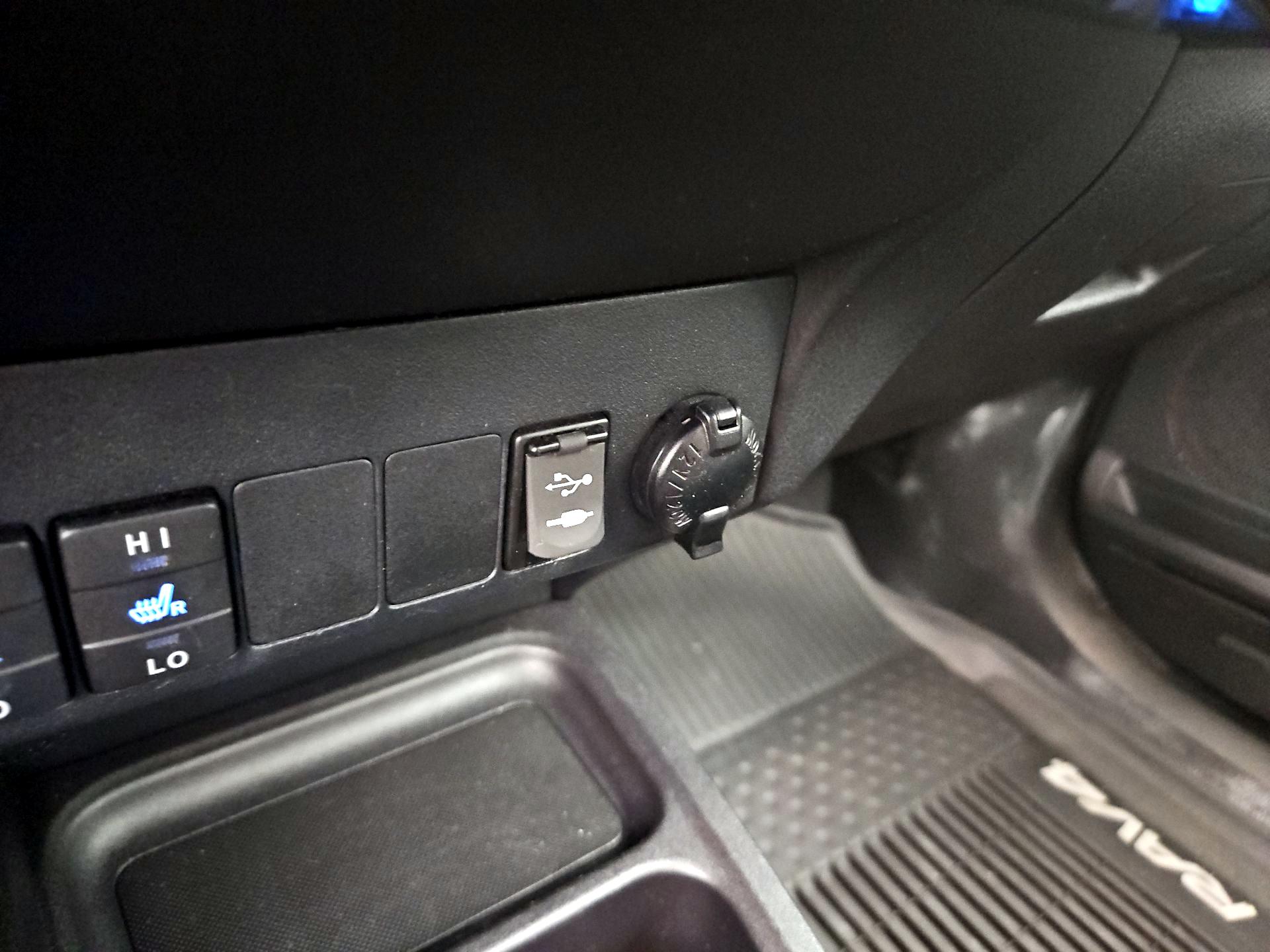 Thumbnail: 2018 Toyota RAV4 - 18