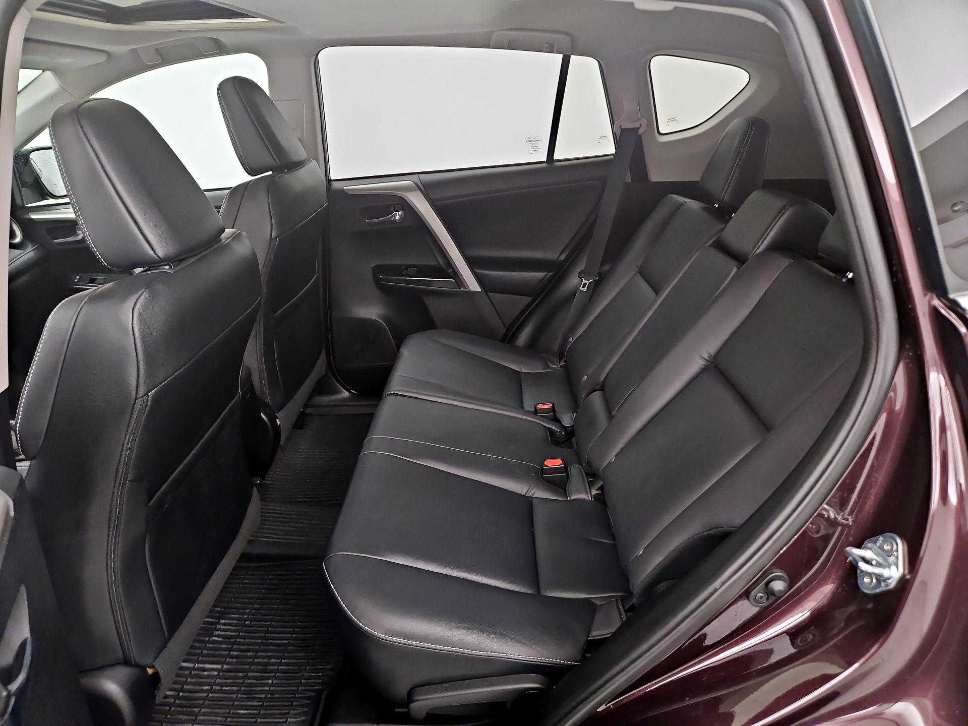 Thumbnail: 2018 Toyota RAV4 - 20