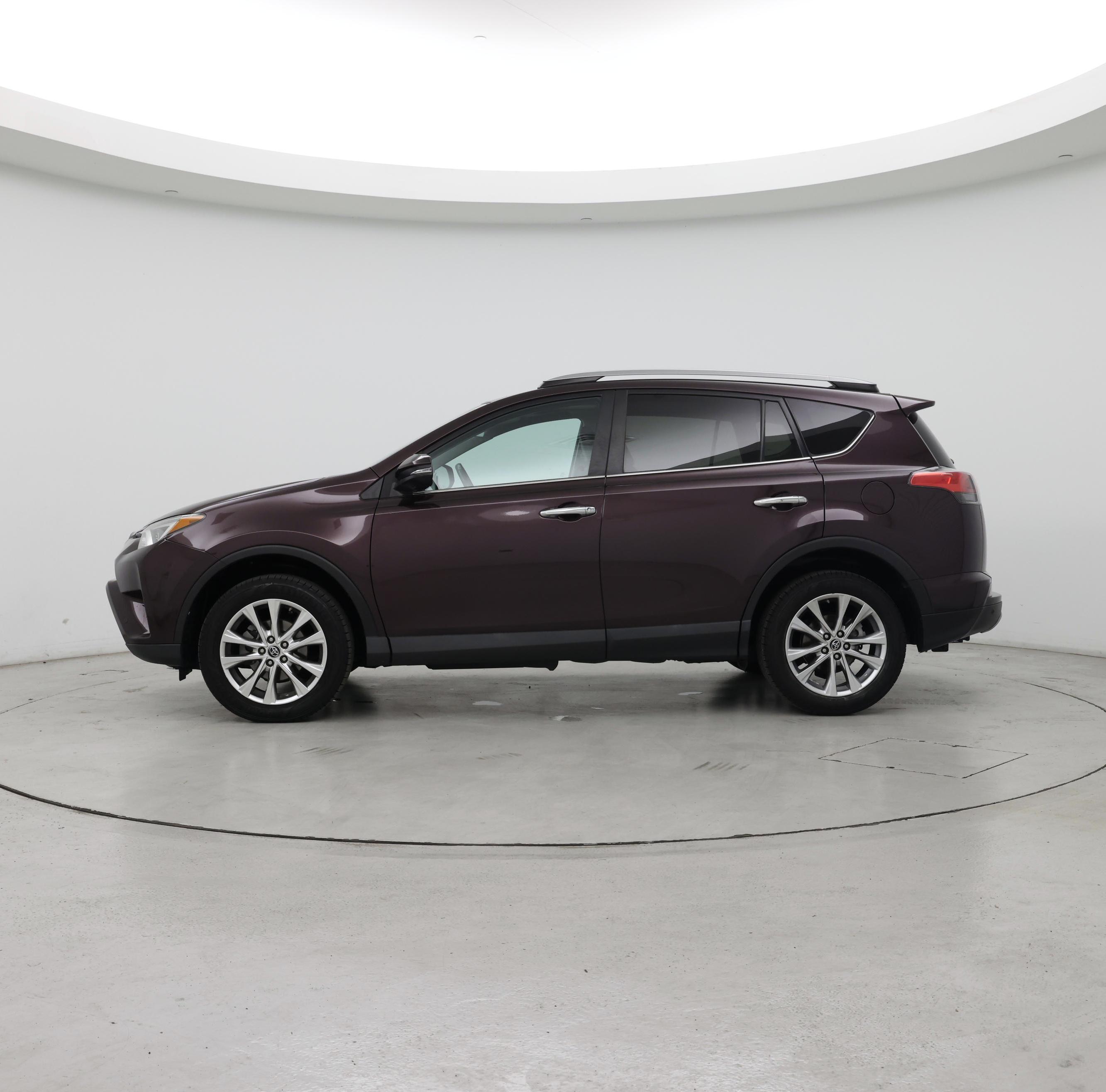 Thumbnail: 2018 Toyota RAV4 - 3