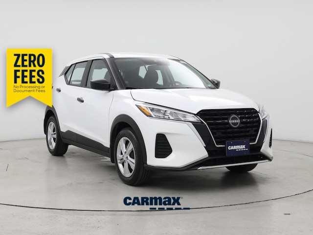 White 2025 Nissan Kicks Play SUV / Crossover Front-Wheel Drive Automatic