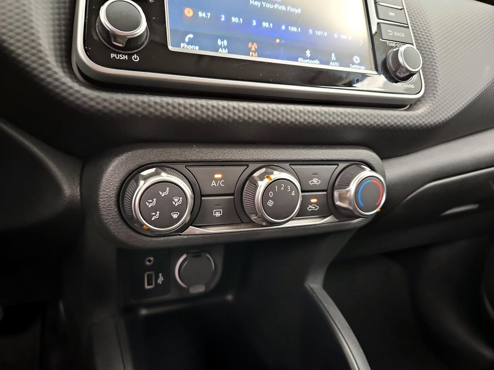 2025 Nissan KICKS PLAY Base - Photo 17