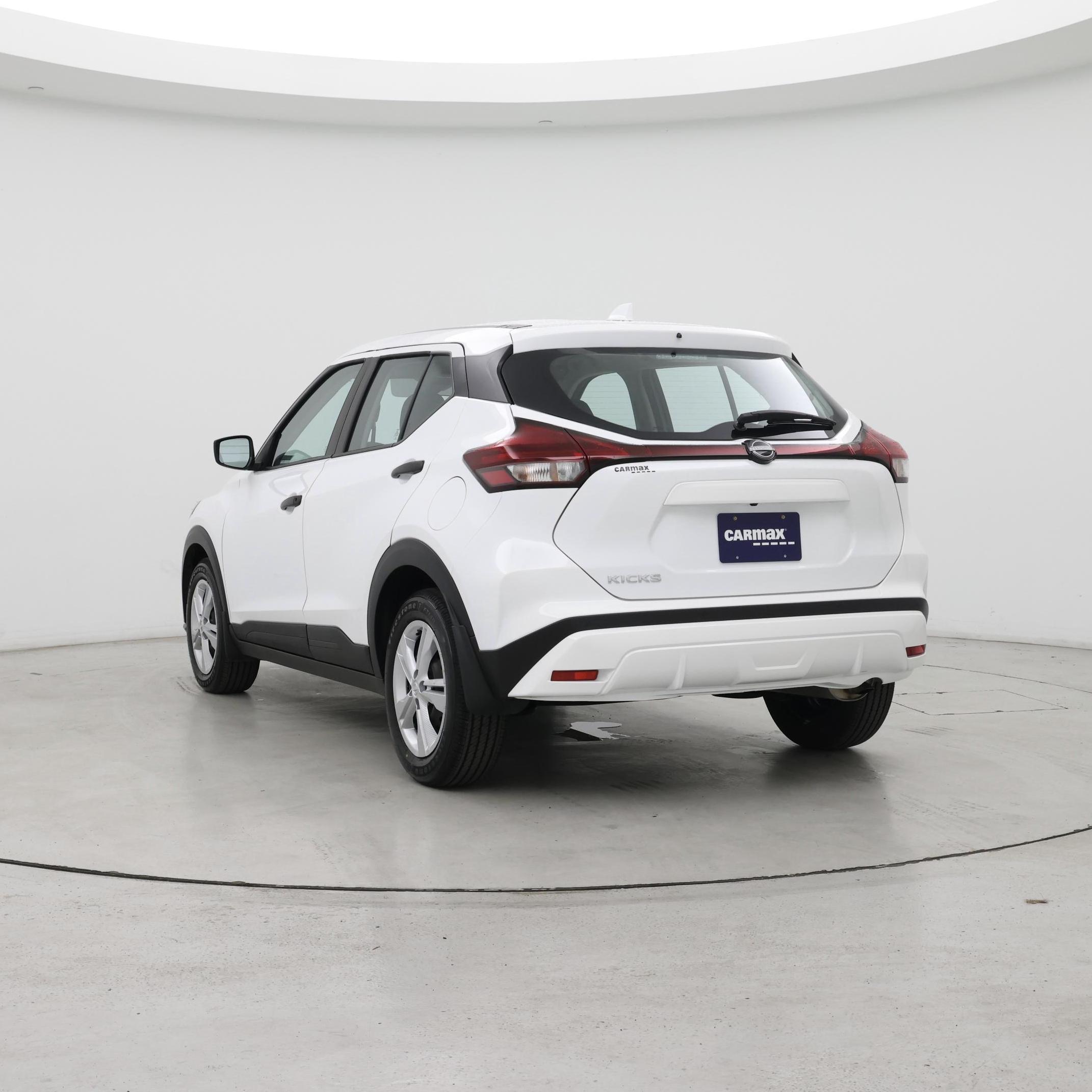 Thumbnail: 2025 Nissan Kicks - 2