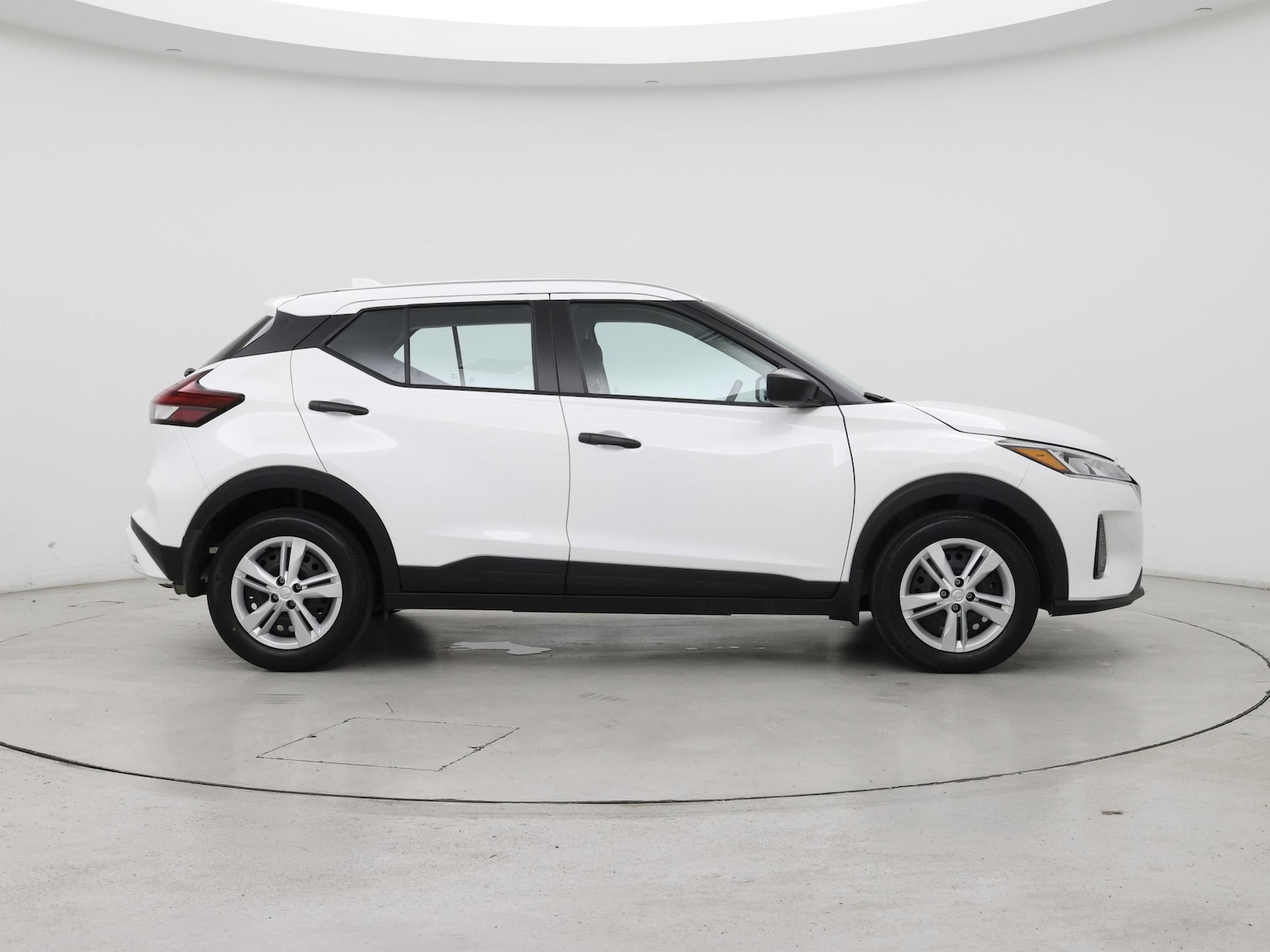 2025 Nissan KICKS PLAY Base - Photo 8