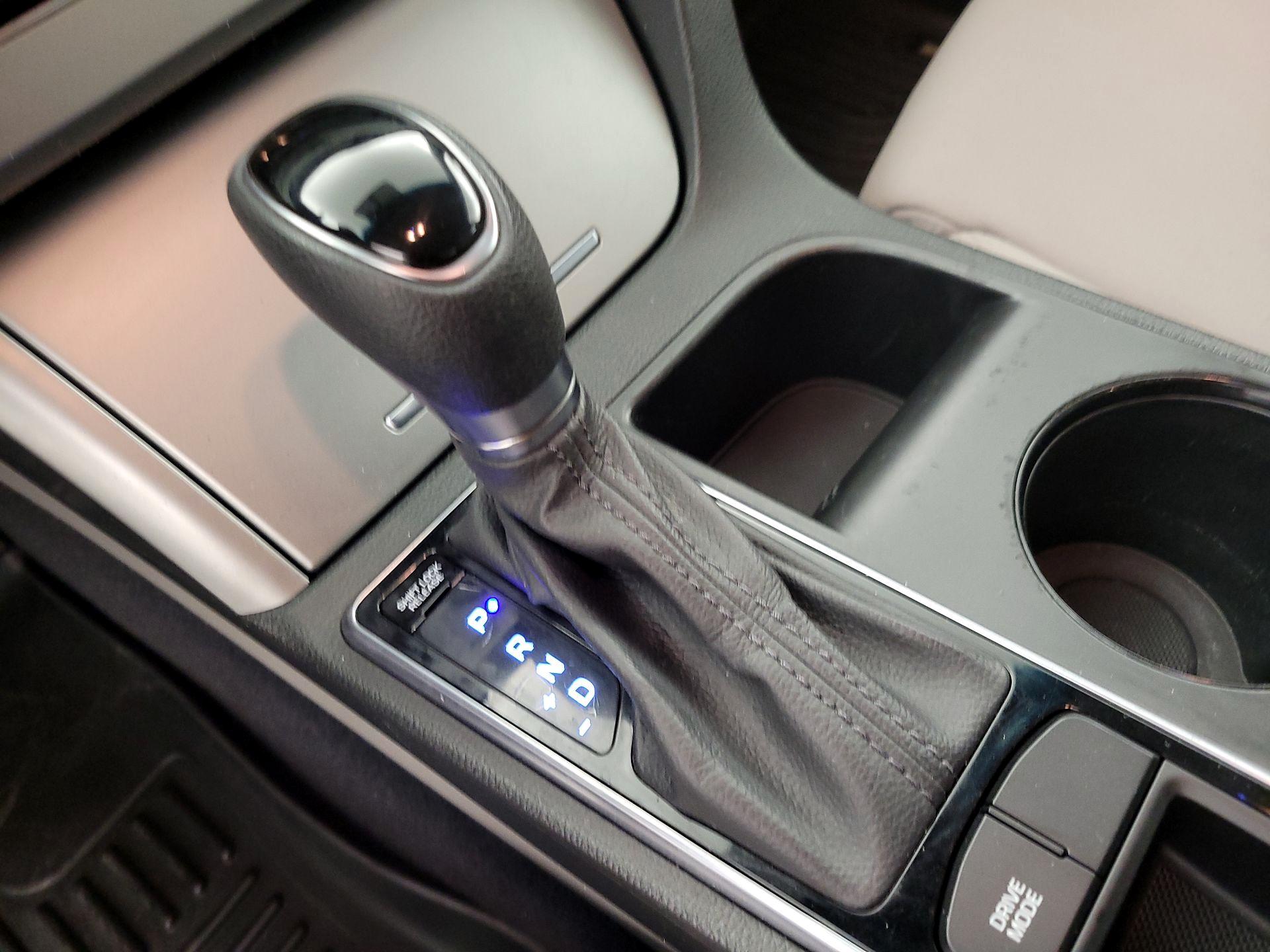 Thumbnail: 2015 Hyundai Sonata - 16