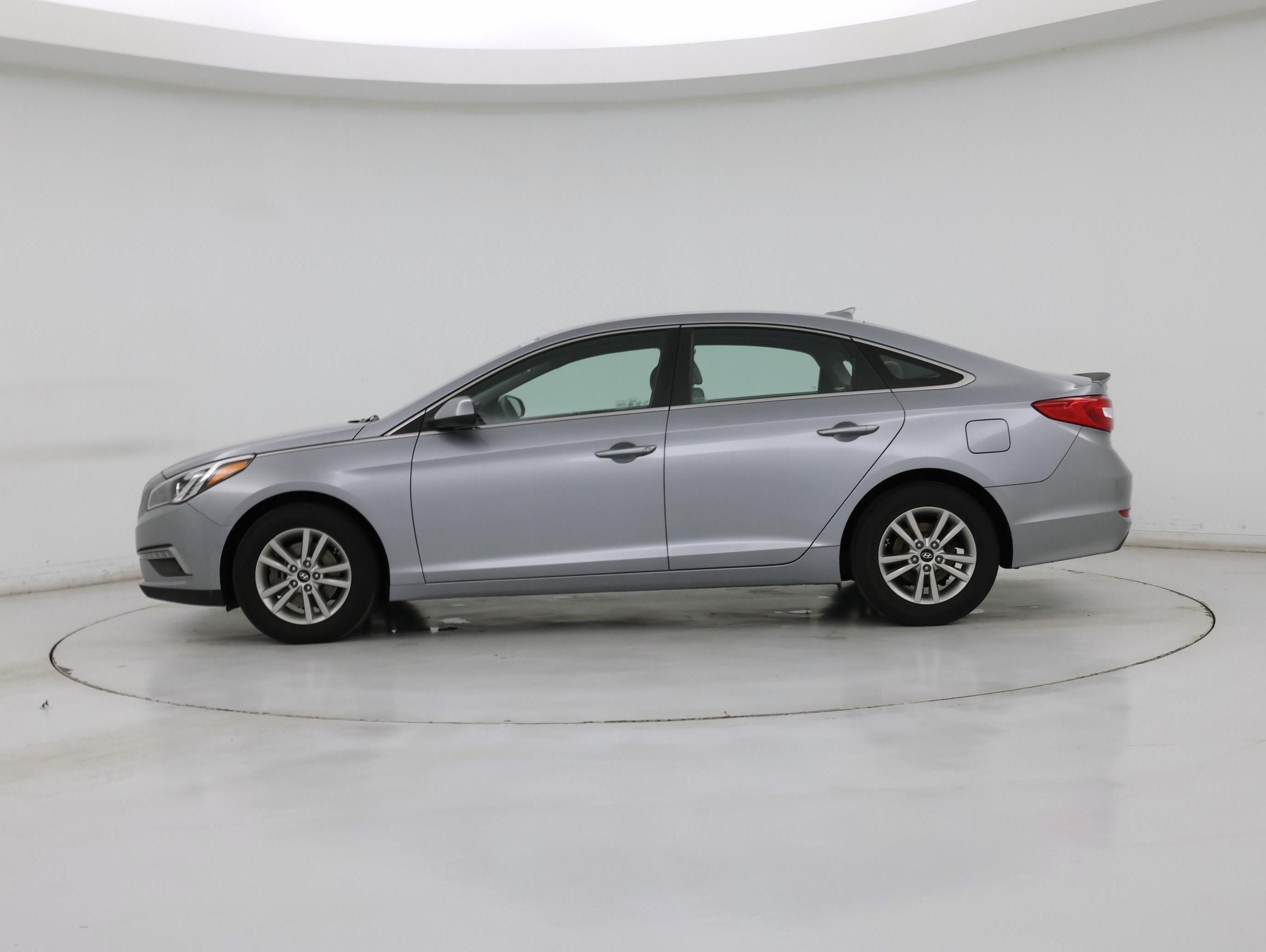 Thumbnail: 2015 Hyundai Sonata - 3