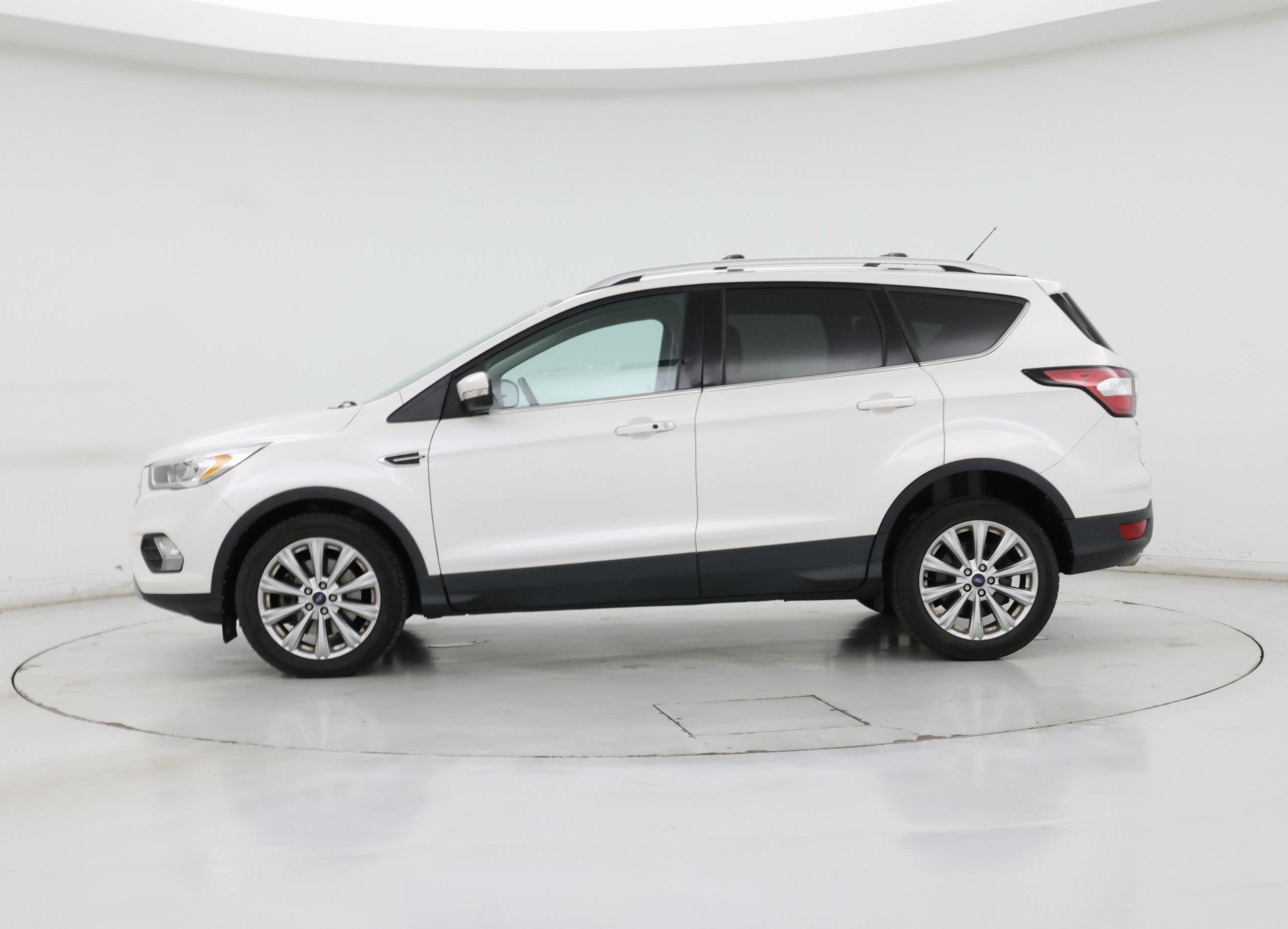 Thumbnail: 2017 Ford Escape - 3