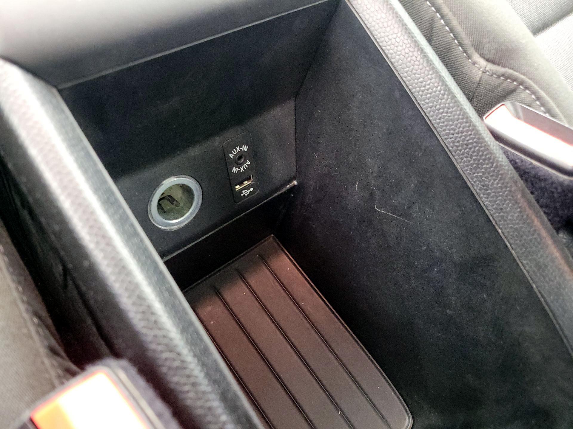 Thumbnail: 2017 BMW i3 - 19